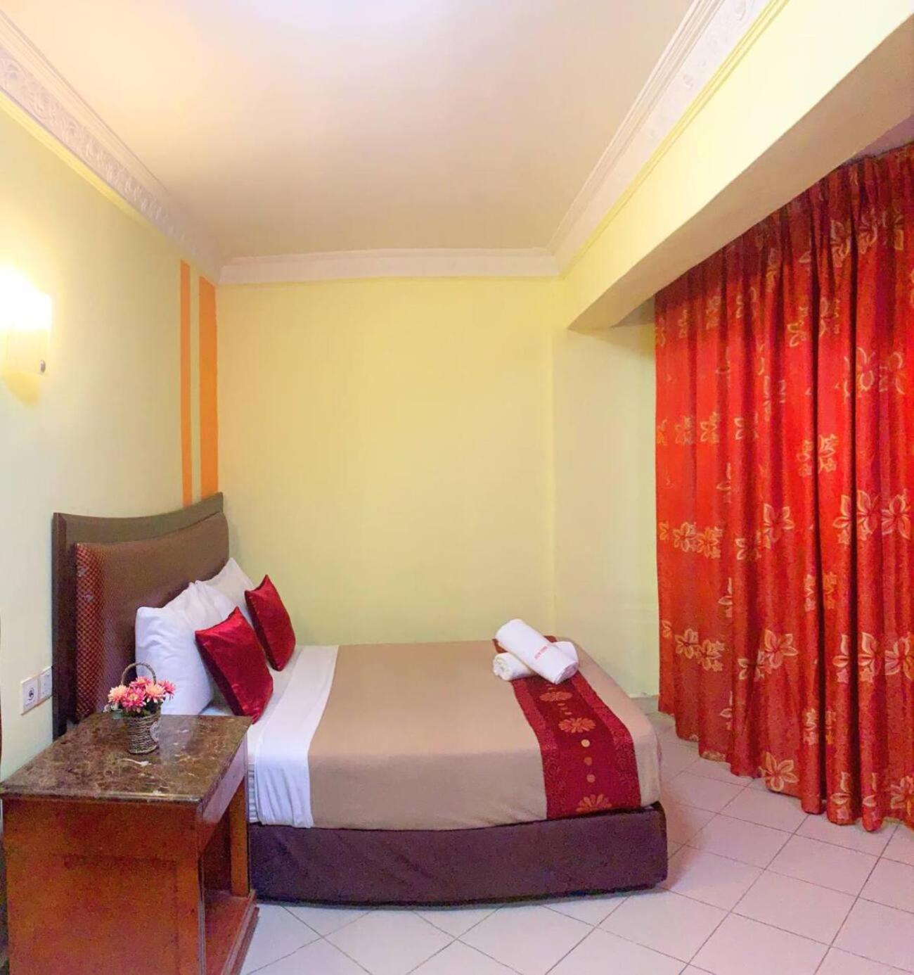 Deluxe Room - Photo 2