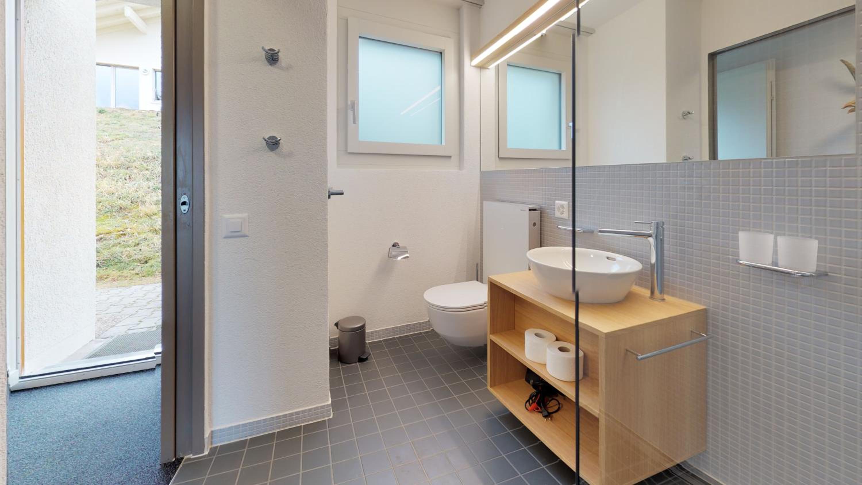 Modern One-Bedroom Bungalow photo 2