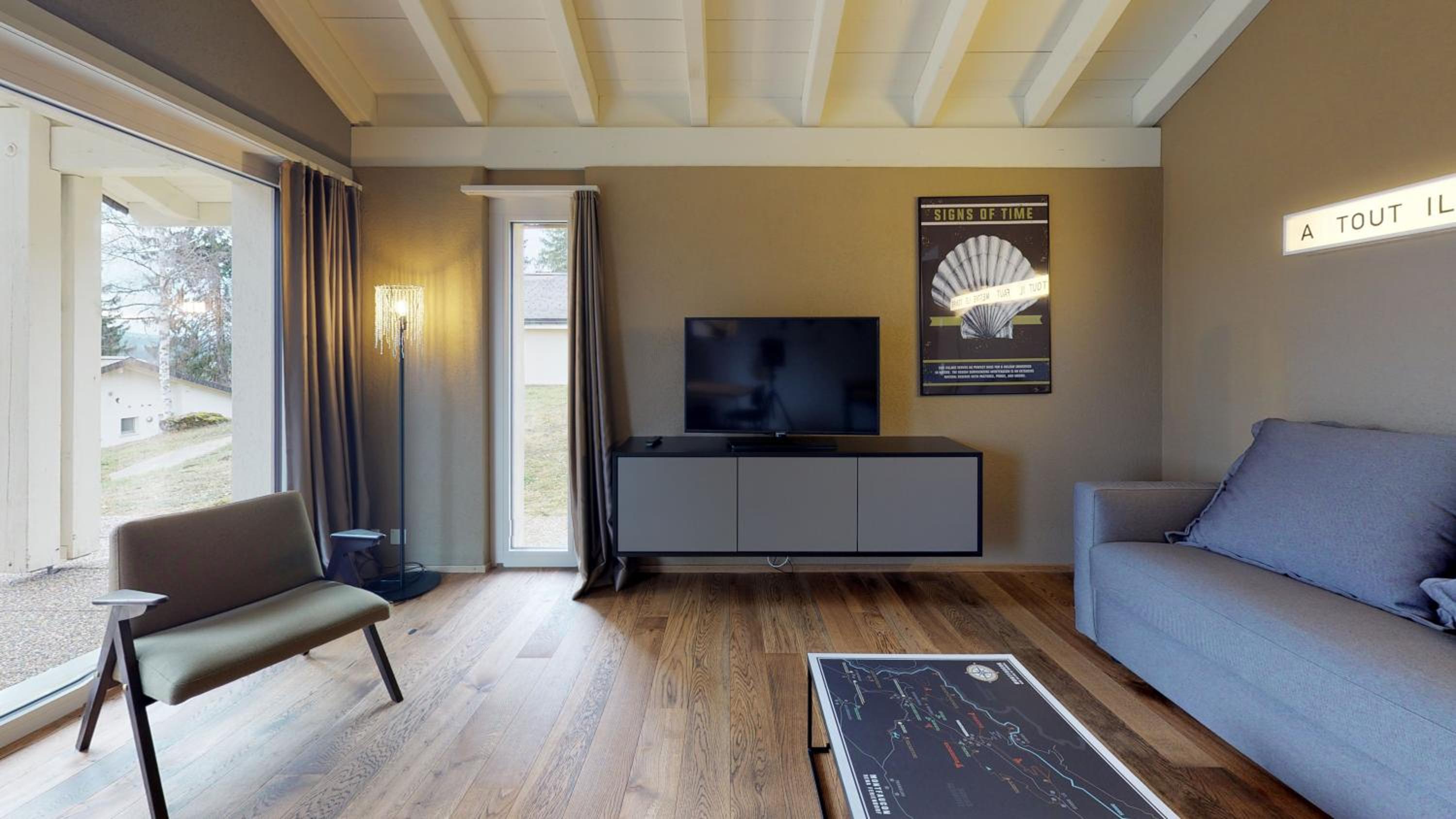 Modern One-Bedroom Bungalow photo 1