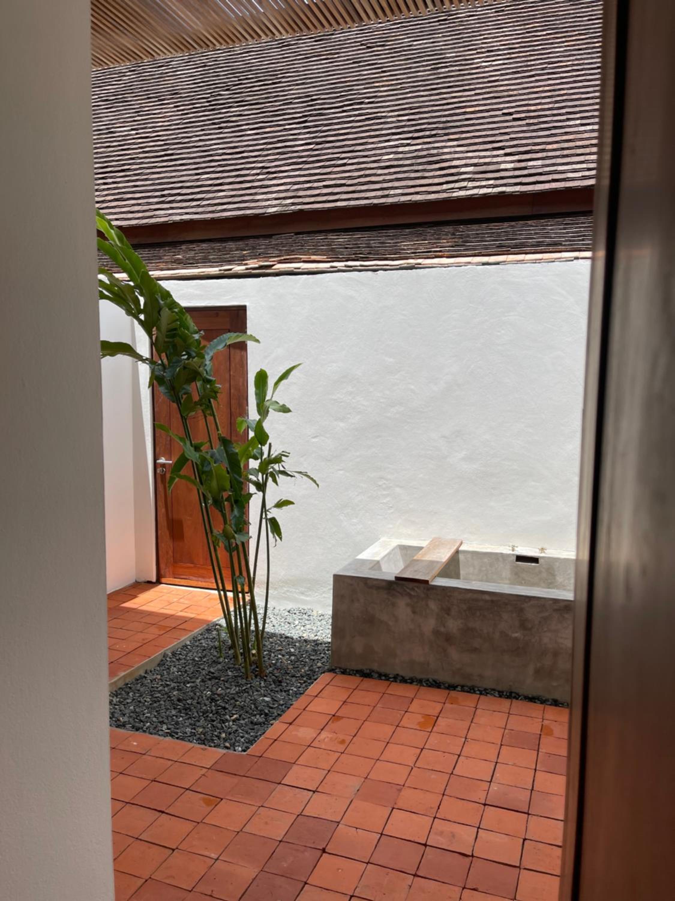Le Deluxe Pool Access