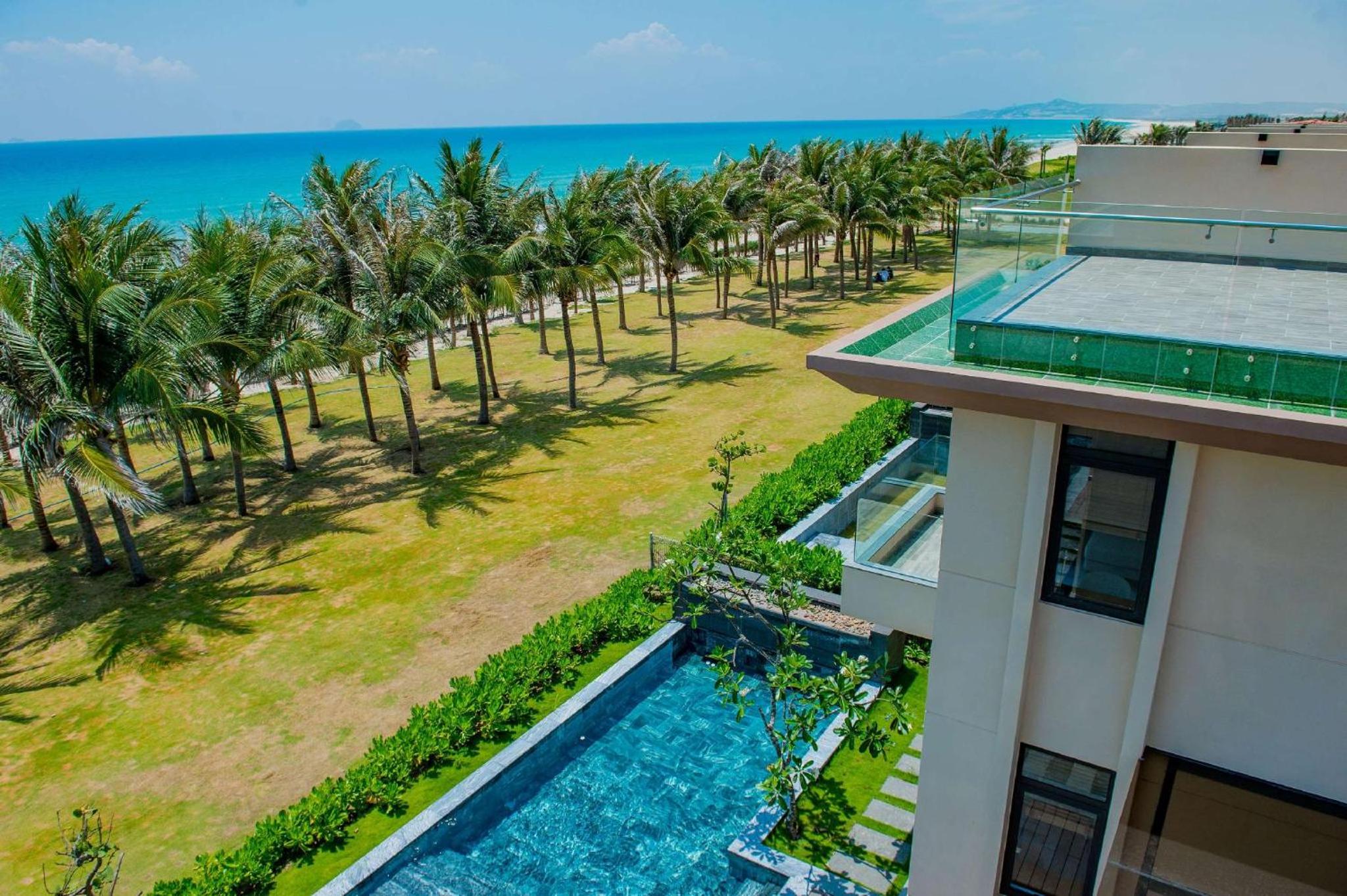 Beachfront Three-Bedroom Pool Villa - Photo 3