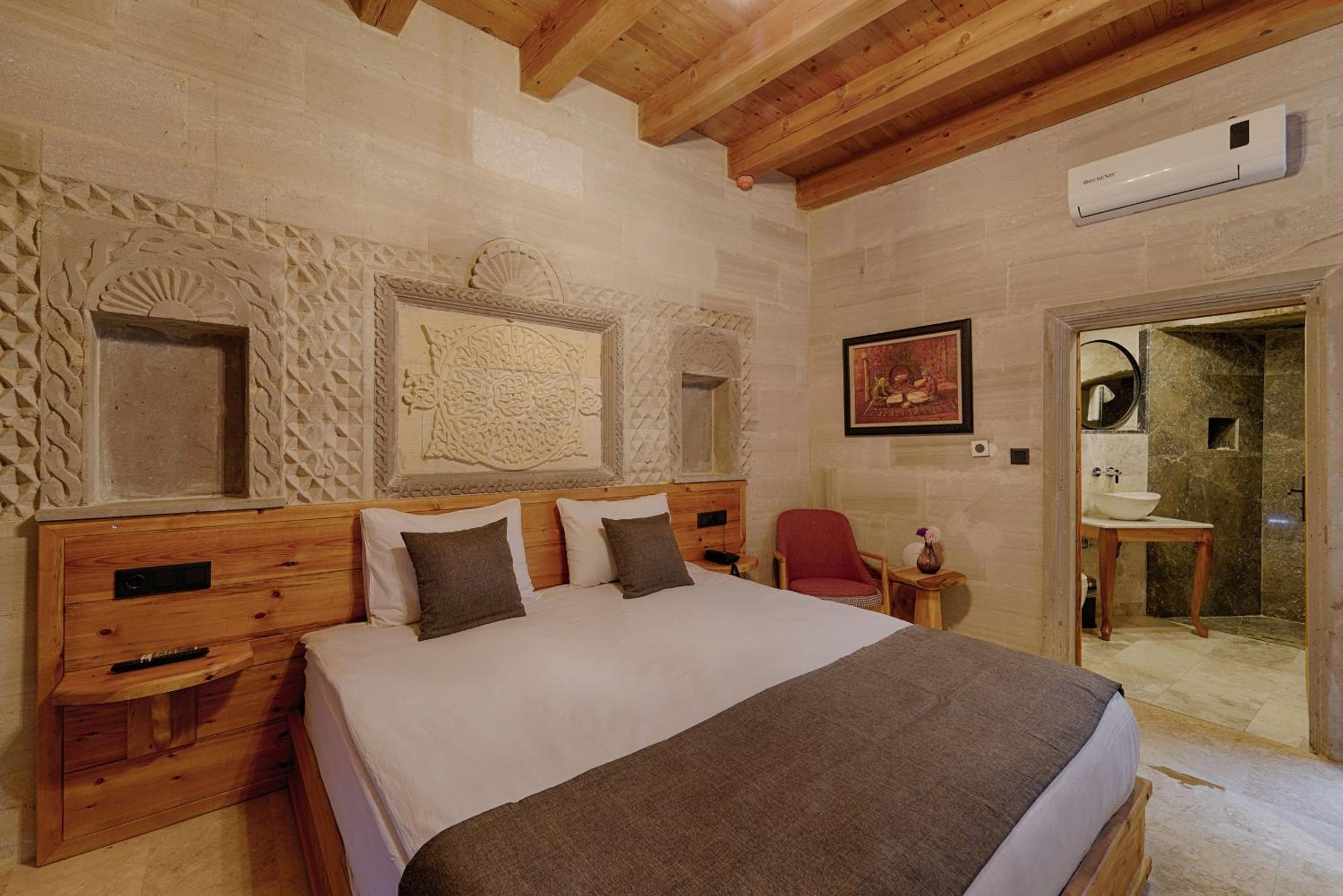 Suite with Terrace - Photo 4