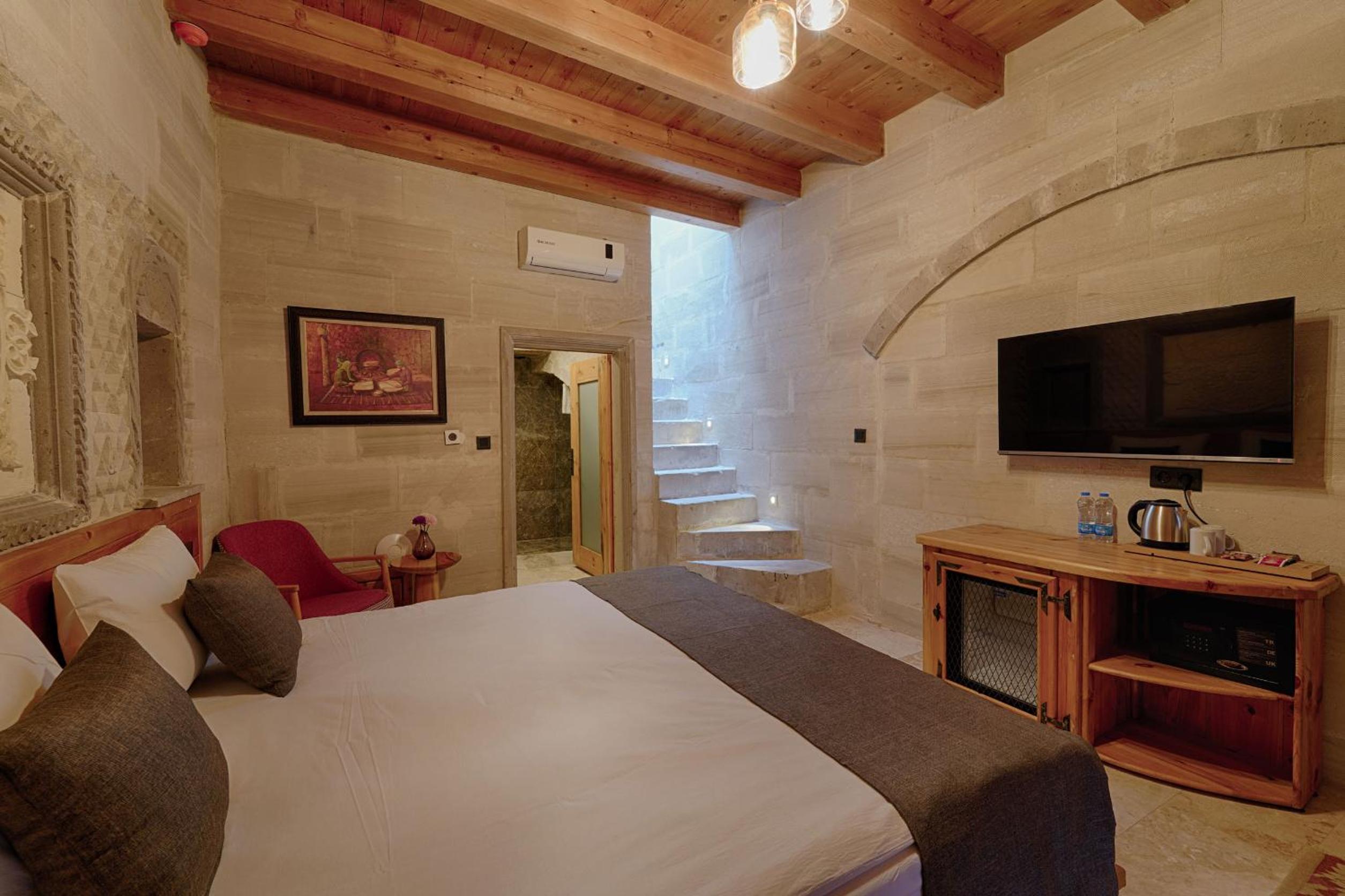Suite with Terrace - Photo 3
