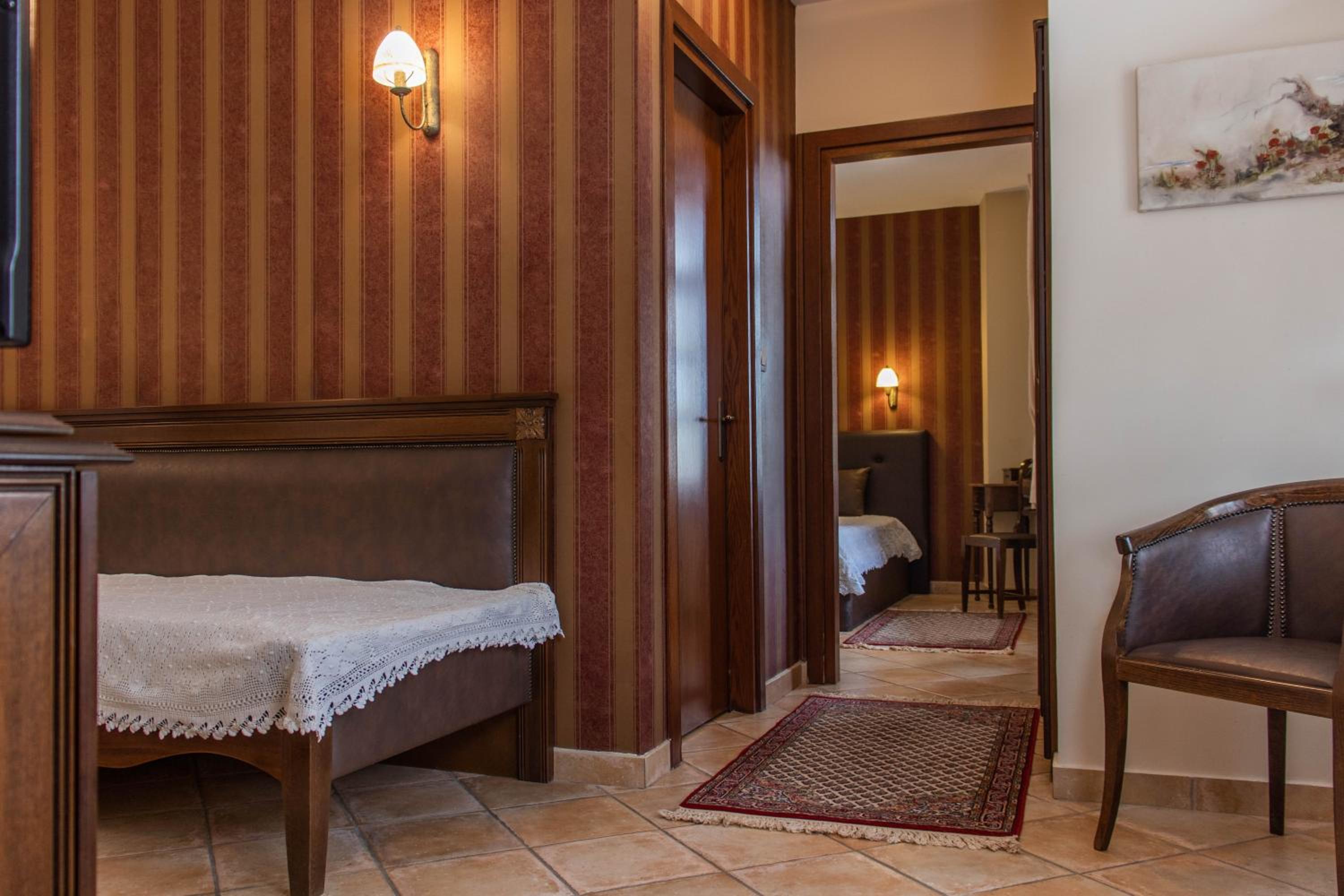 Two-Bedroom Suite - Photo 10
