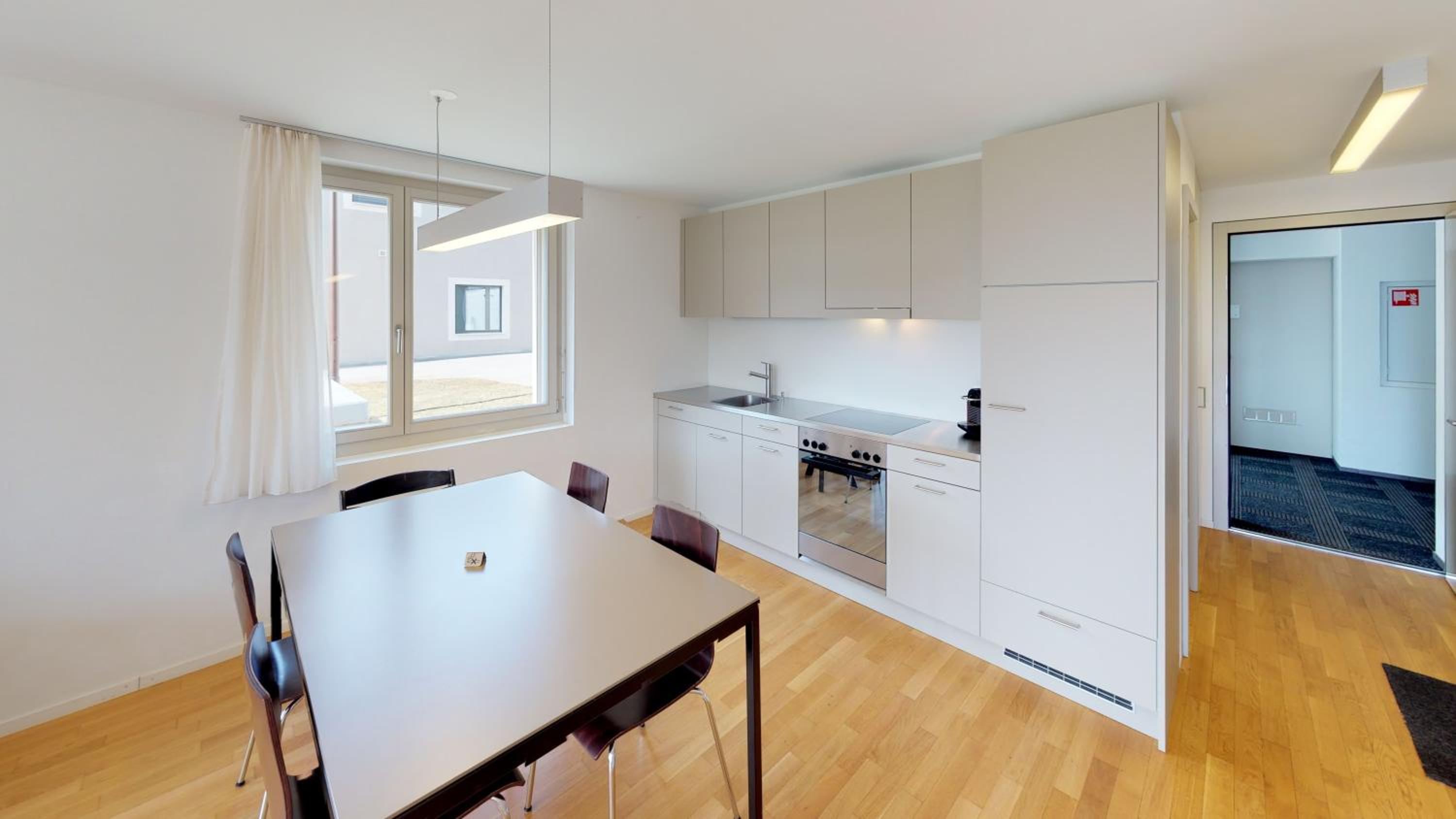 Modern One-Bedroom Apartment photo 3