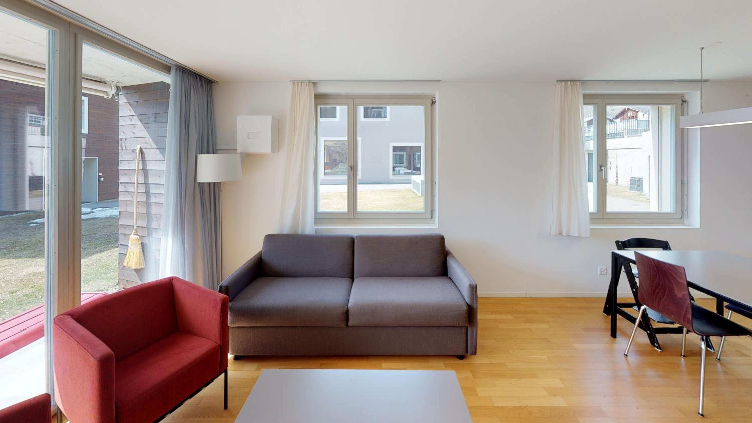 Modern One-Bedroom Apartment photo 1