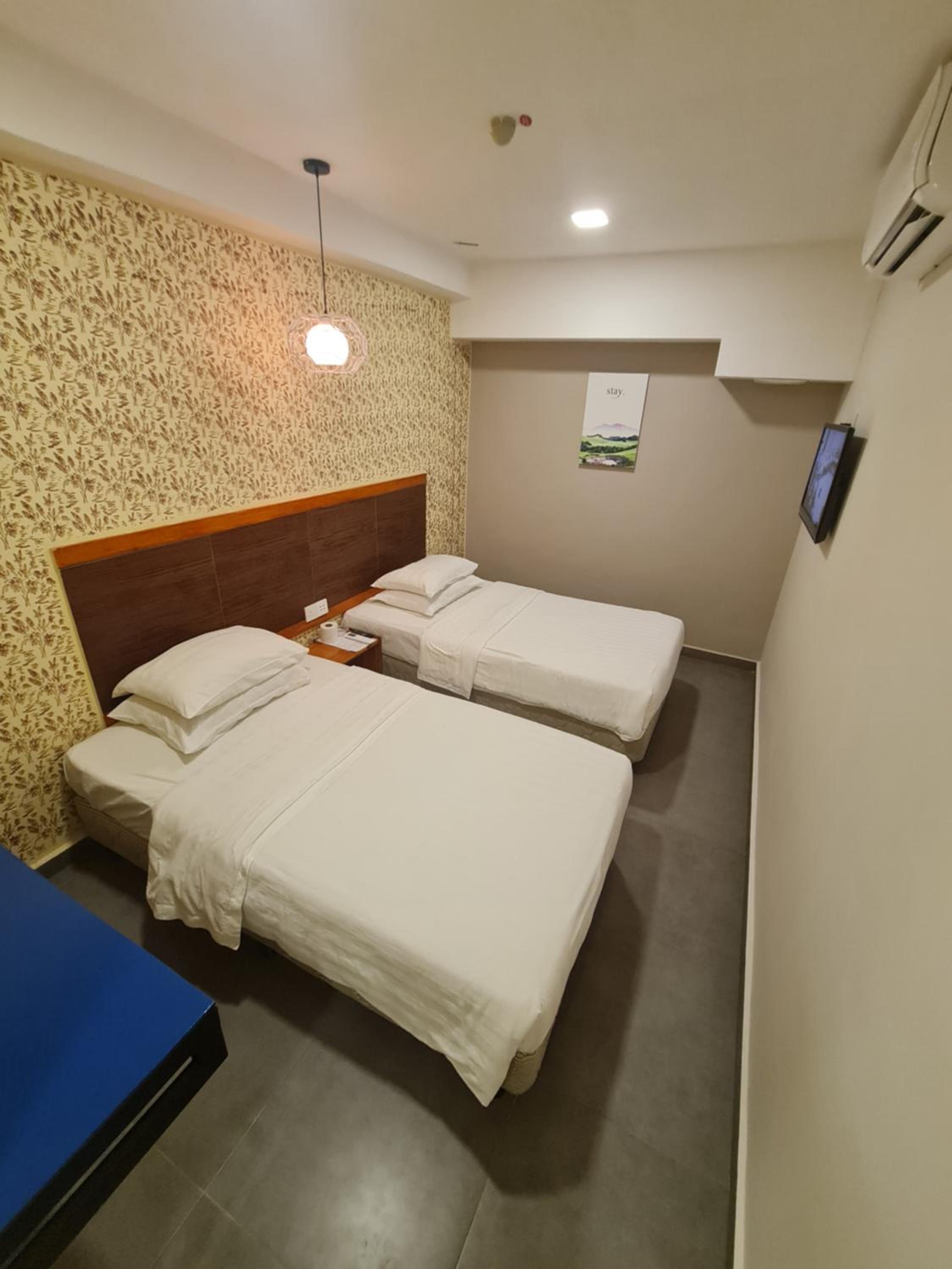 Standard Twin Room - Photo 1