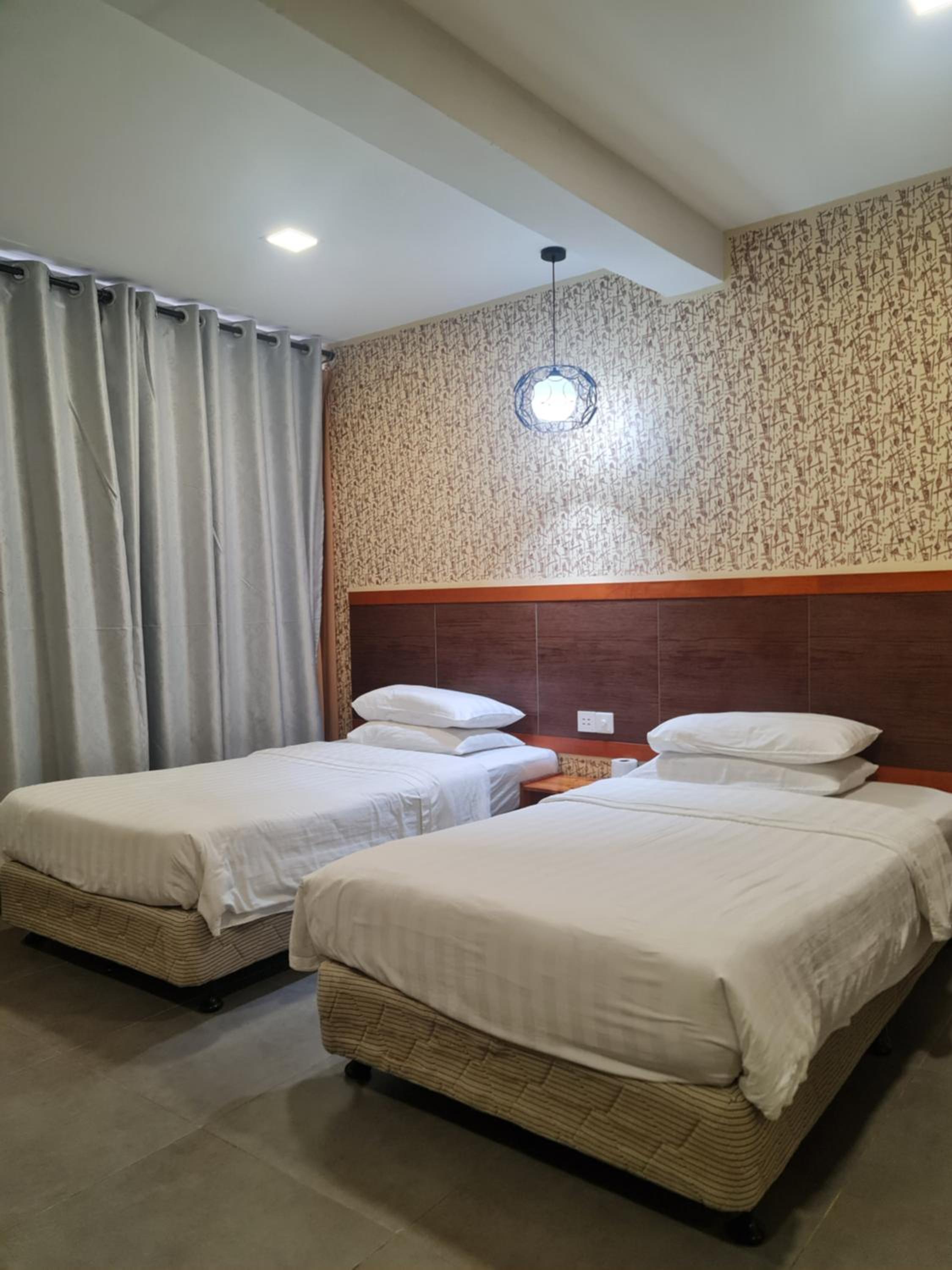Twin Room - Photo 2