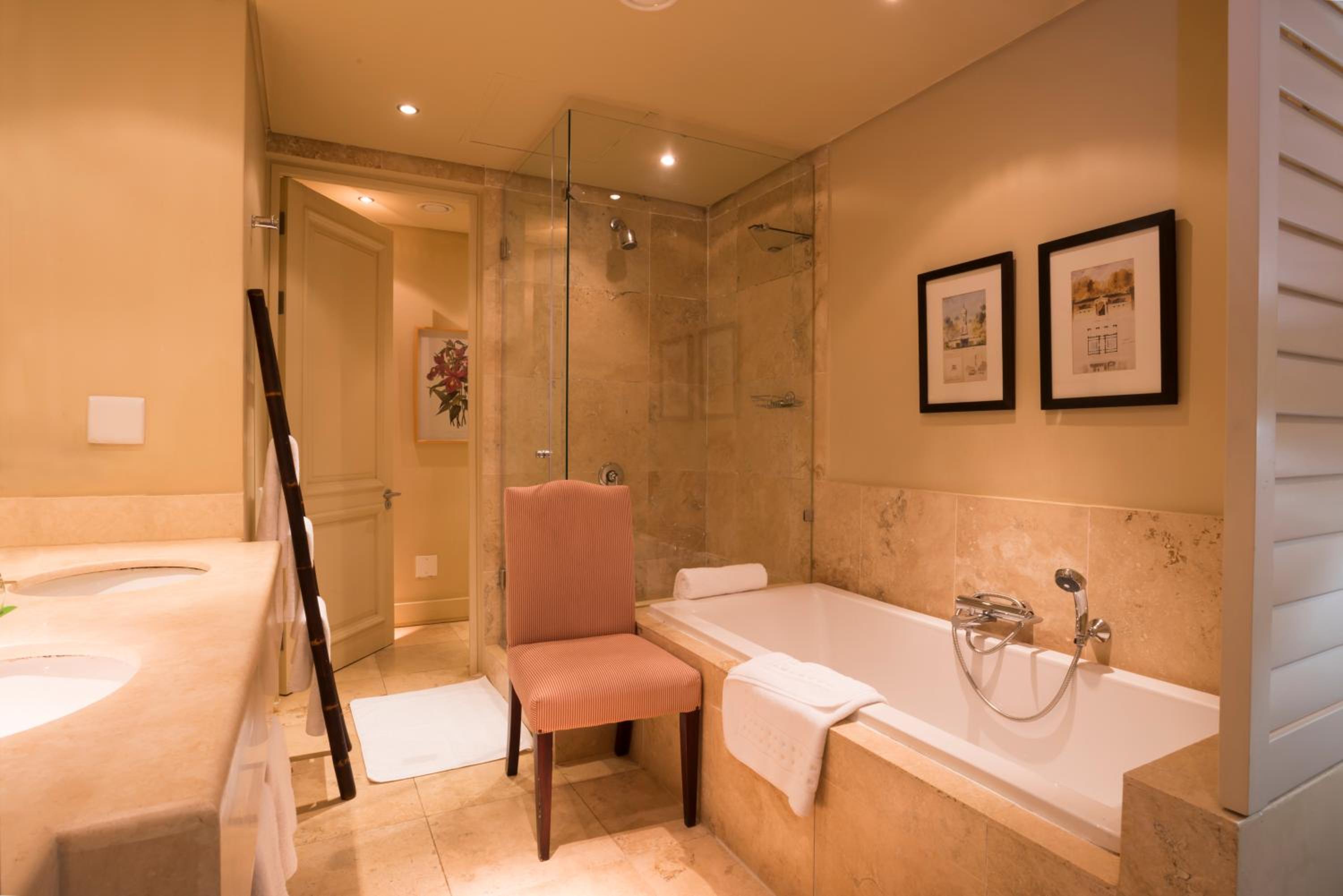 Executive Twin Suite - Photo 4