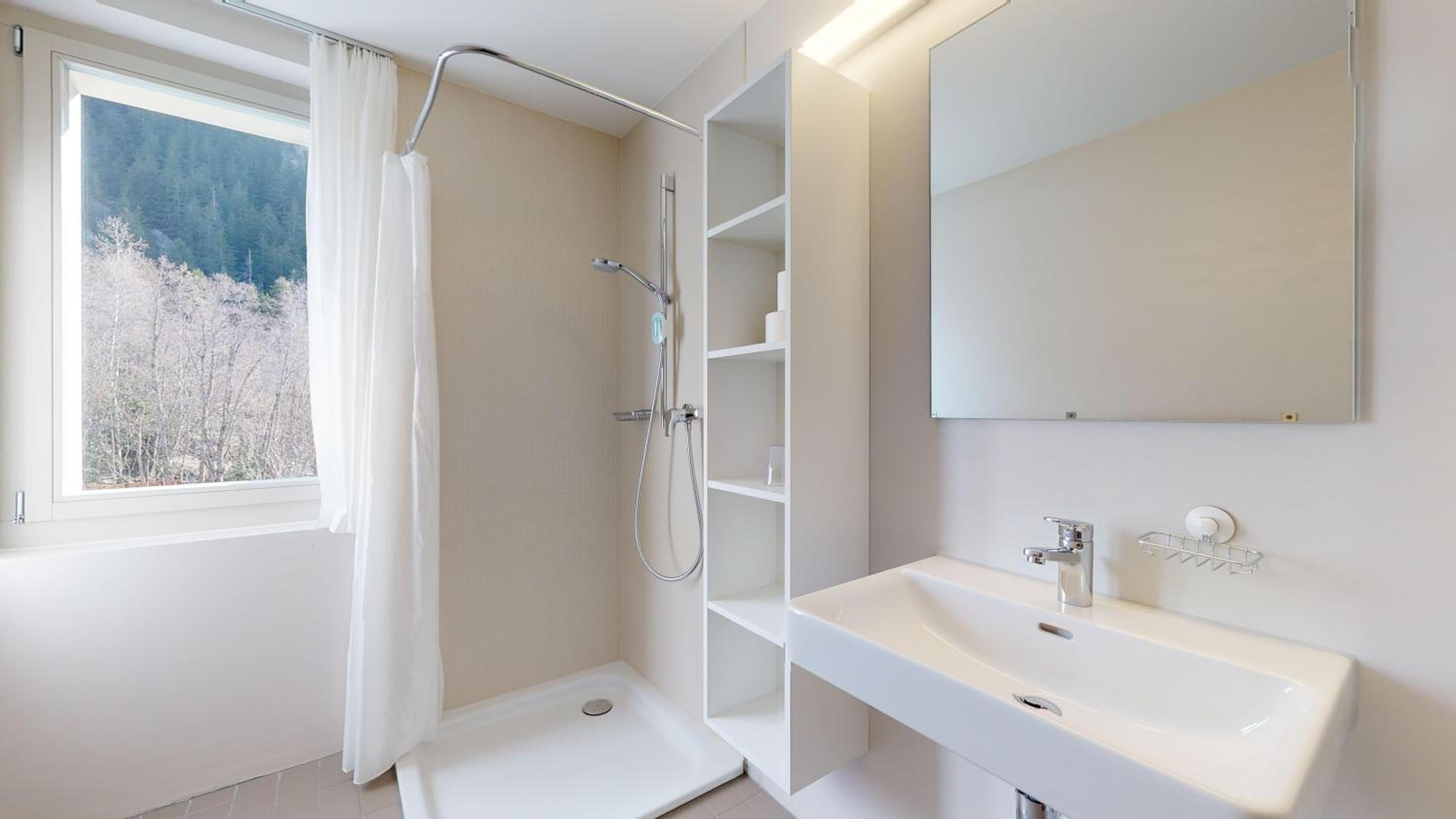Modern Two-Bedroom Apartment photo 3