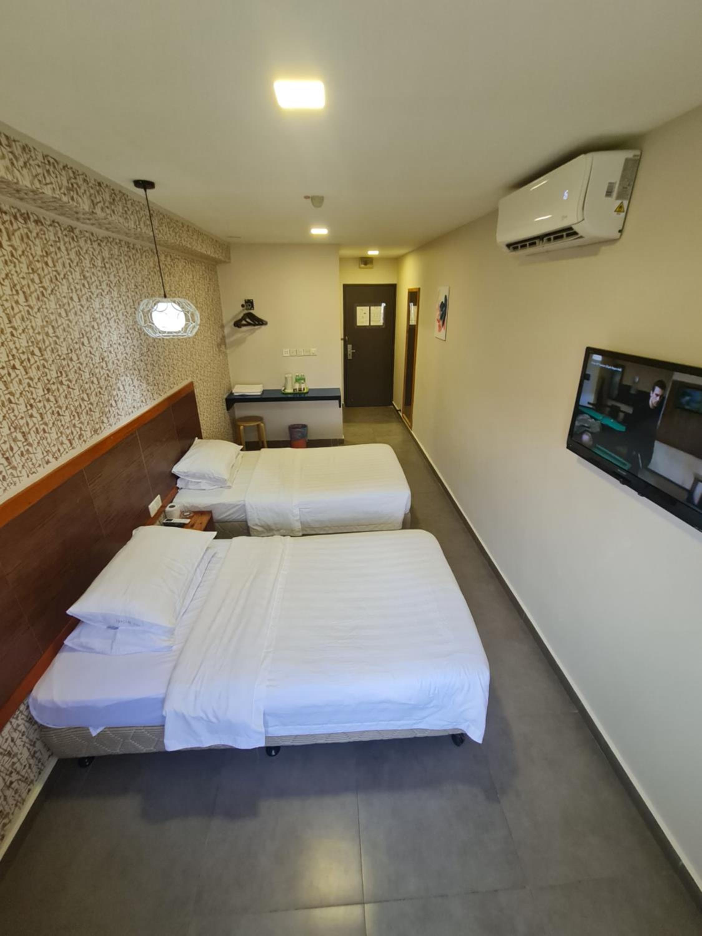 Twin Room - Photo 6
