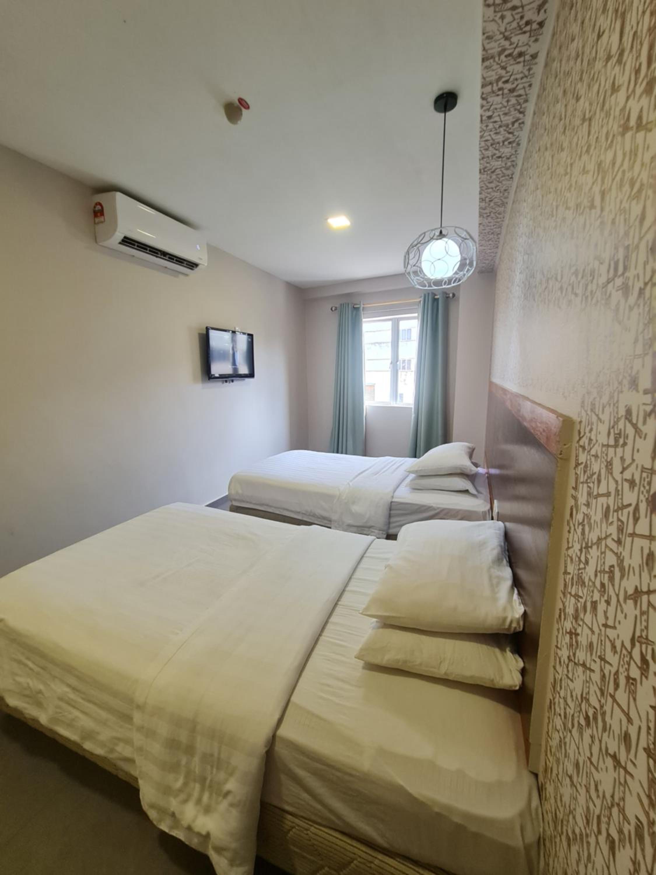 Twin Room - Photo 7