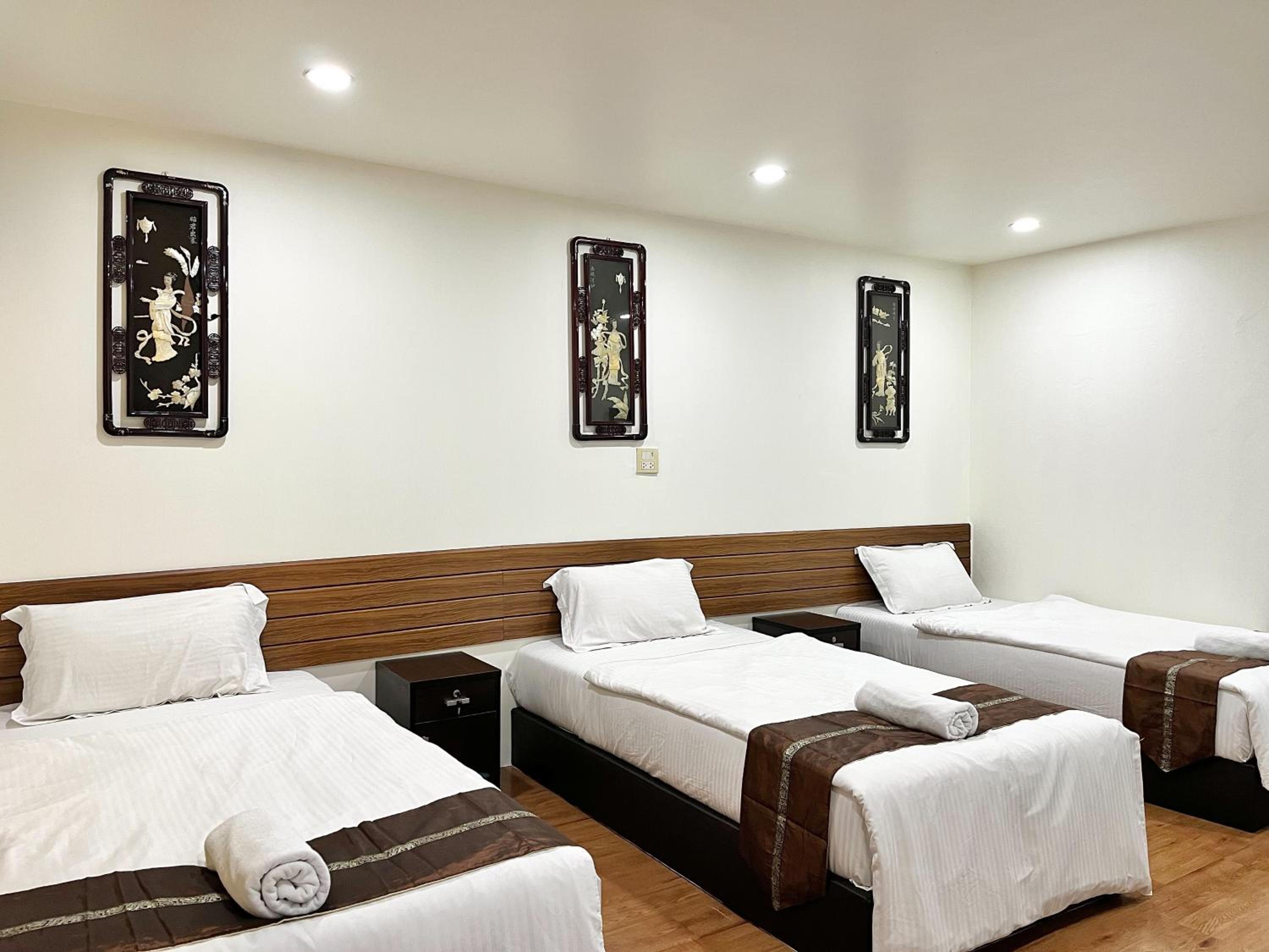 Deluxe Double Room with Two Double Beds photo 3