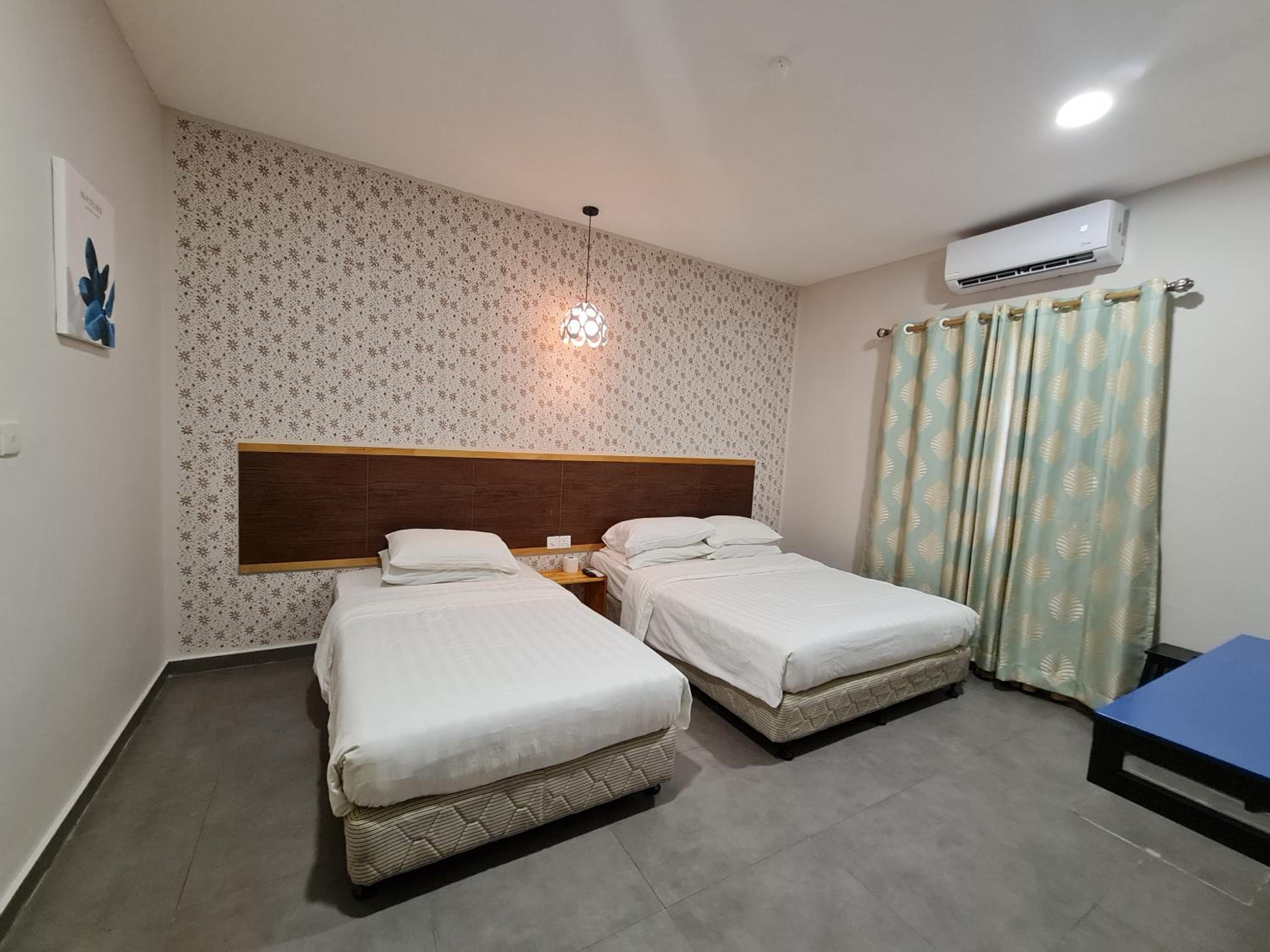 Deluxe Triple Room - Photo 6