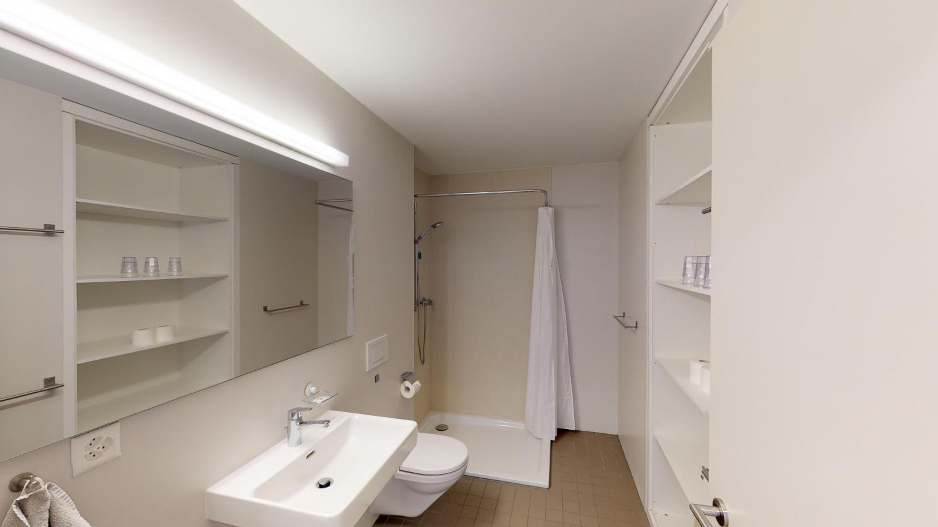 Modern Five-Bedroom Roof Apartment photo 2