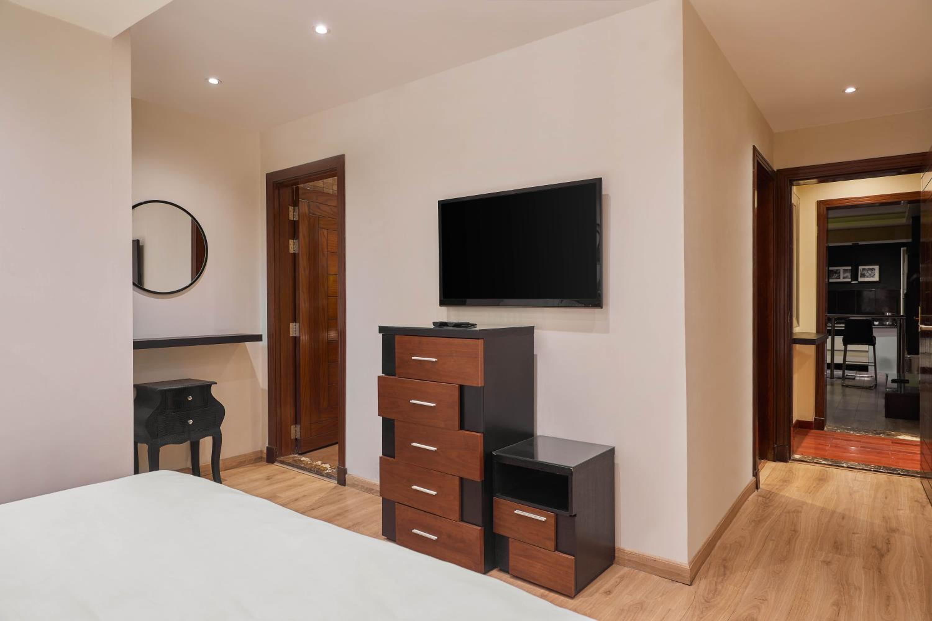 Deluxe Family Suite photo 1