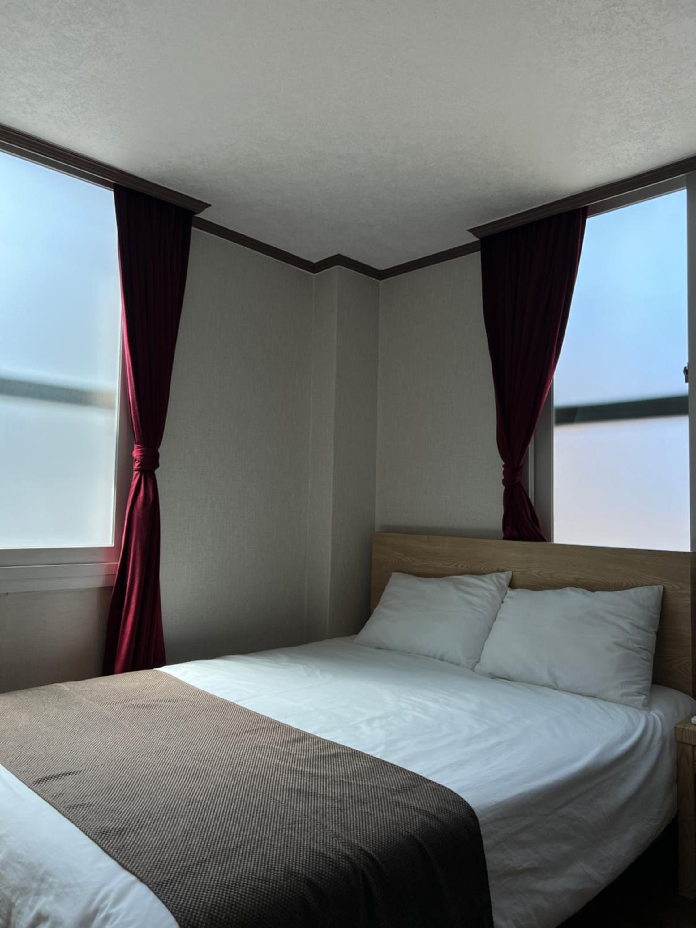 Double Room with Private Bathroom - Photo 2
