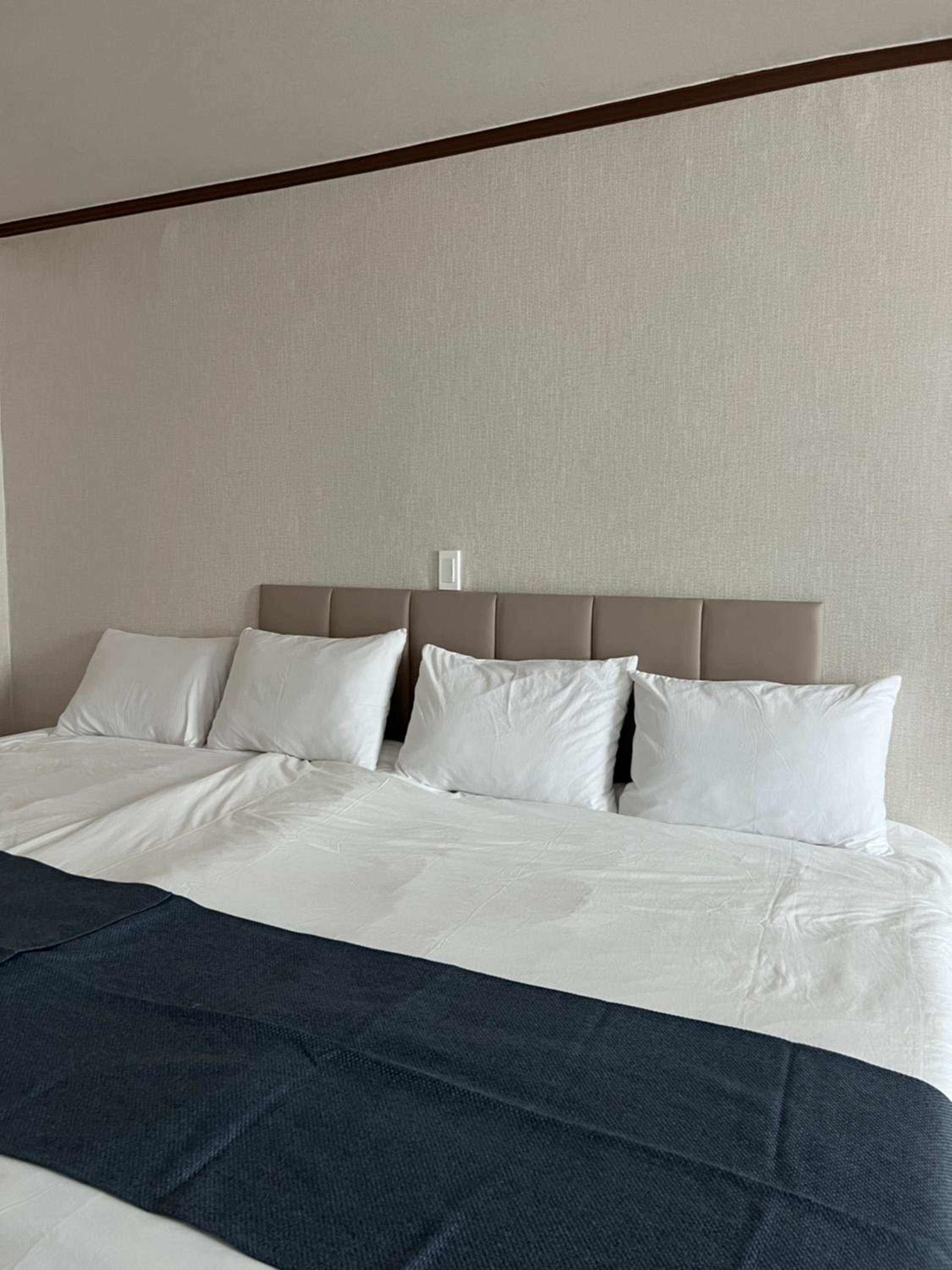 Quadruple Room with Private Bathroom - Photo 2