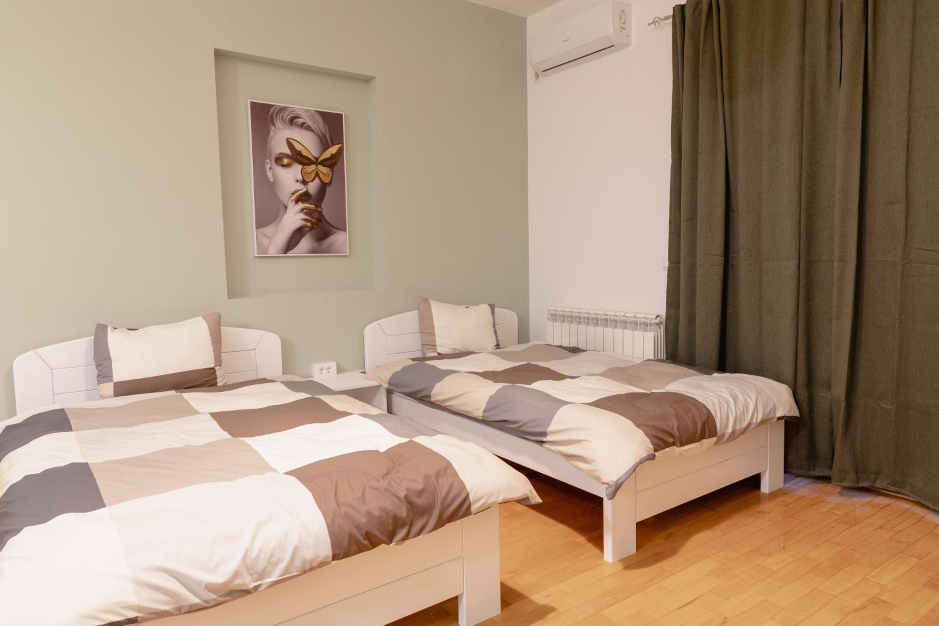 Twin Room with Bathroom photo 2