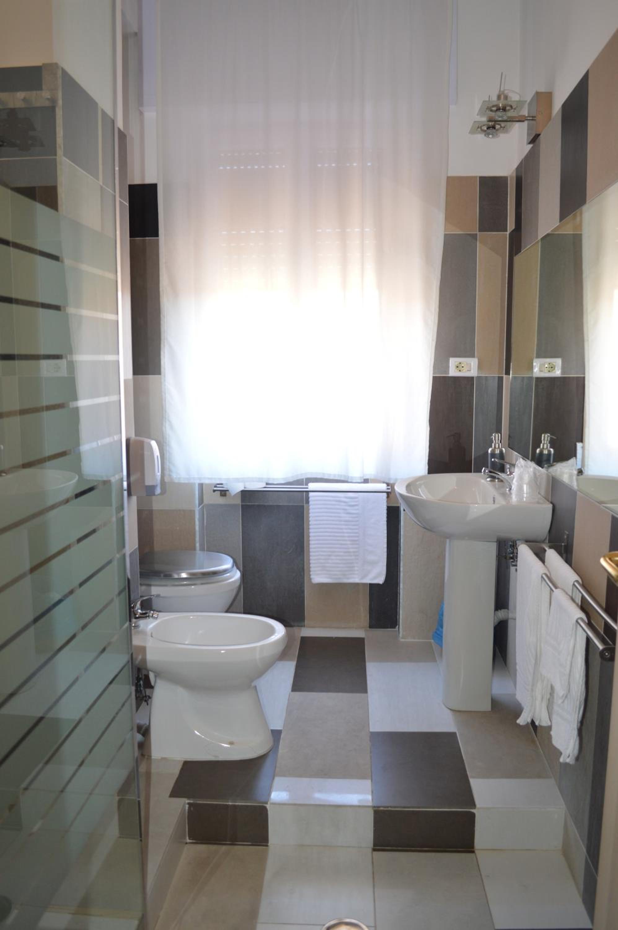 Standard Quadruple Room photo 2