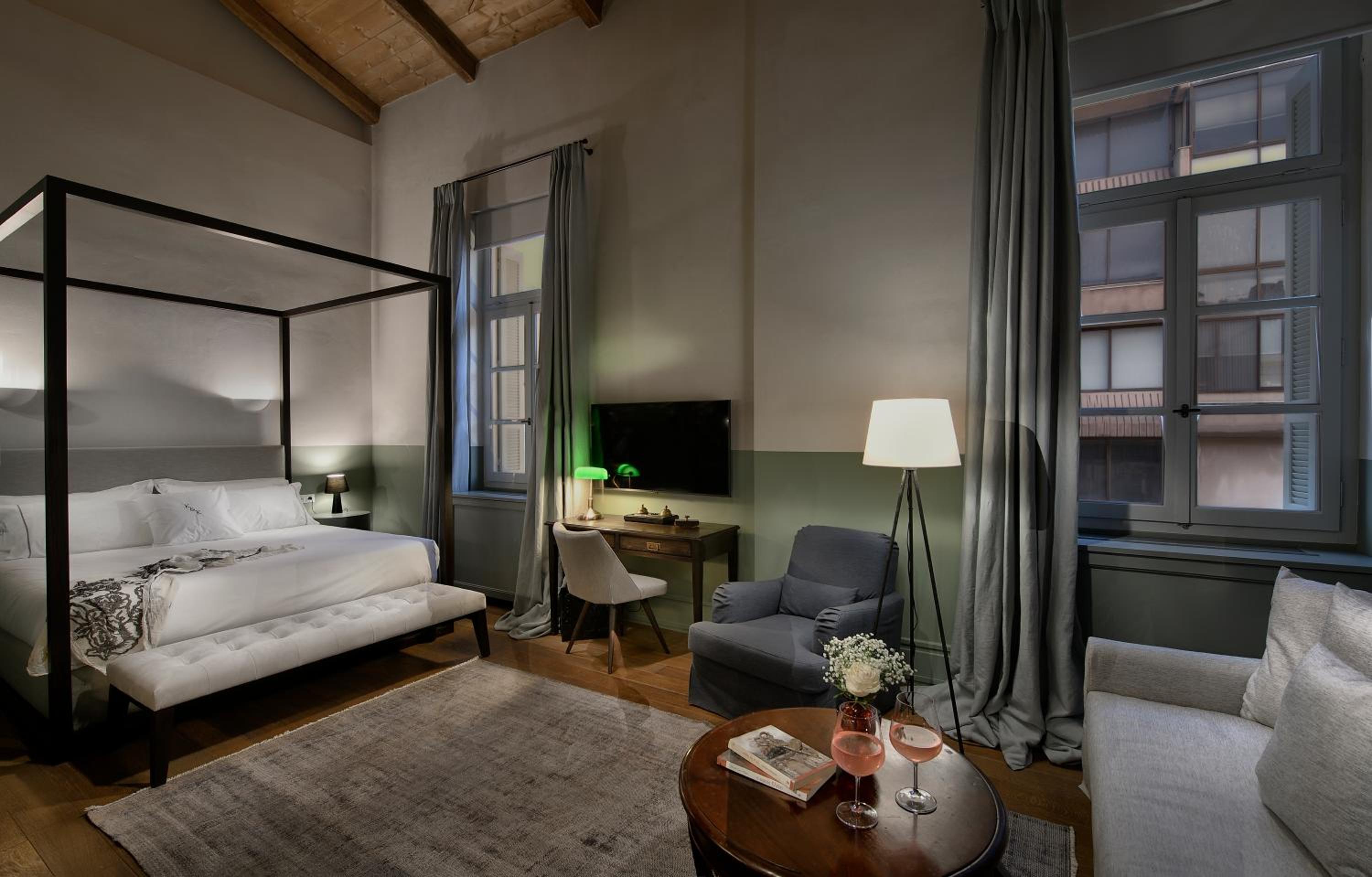 ATHINAIDOS AVANTGARDE LOFT BY K&K