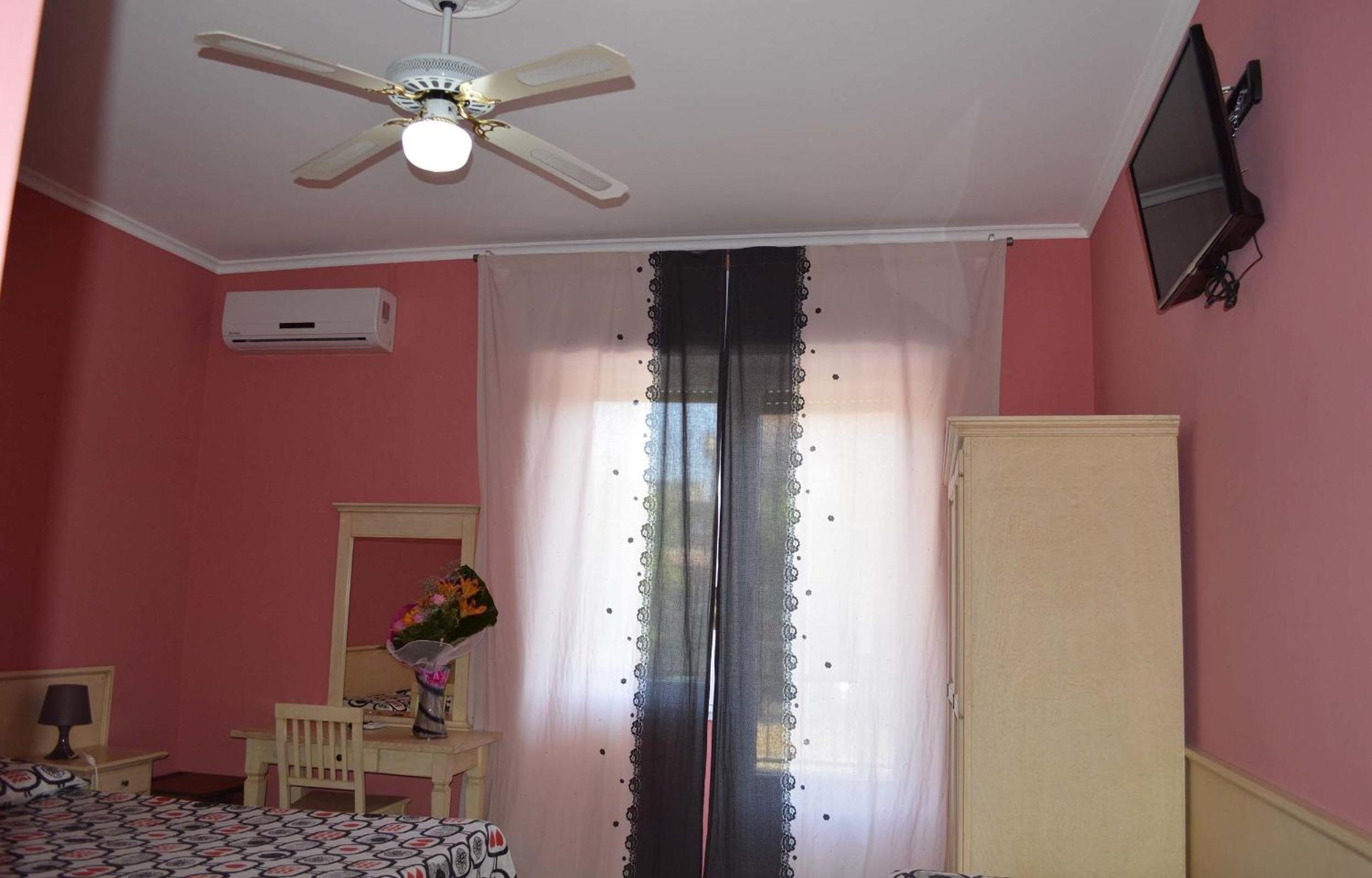 Standard Quadruple Room photo 2