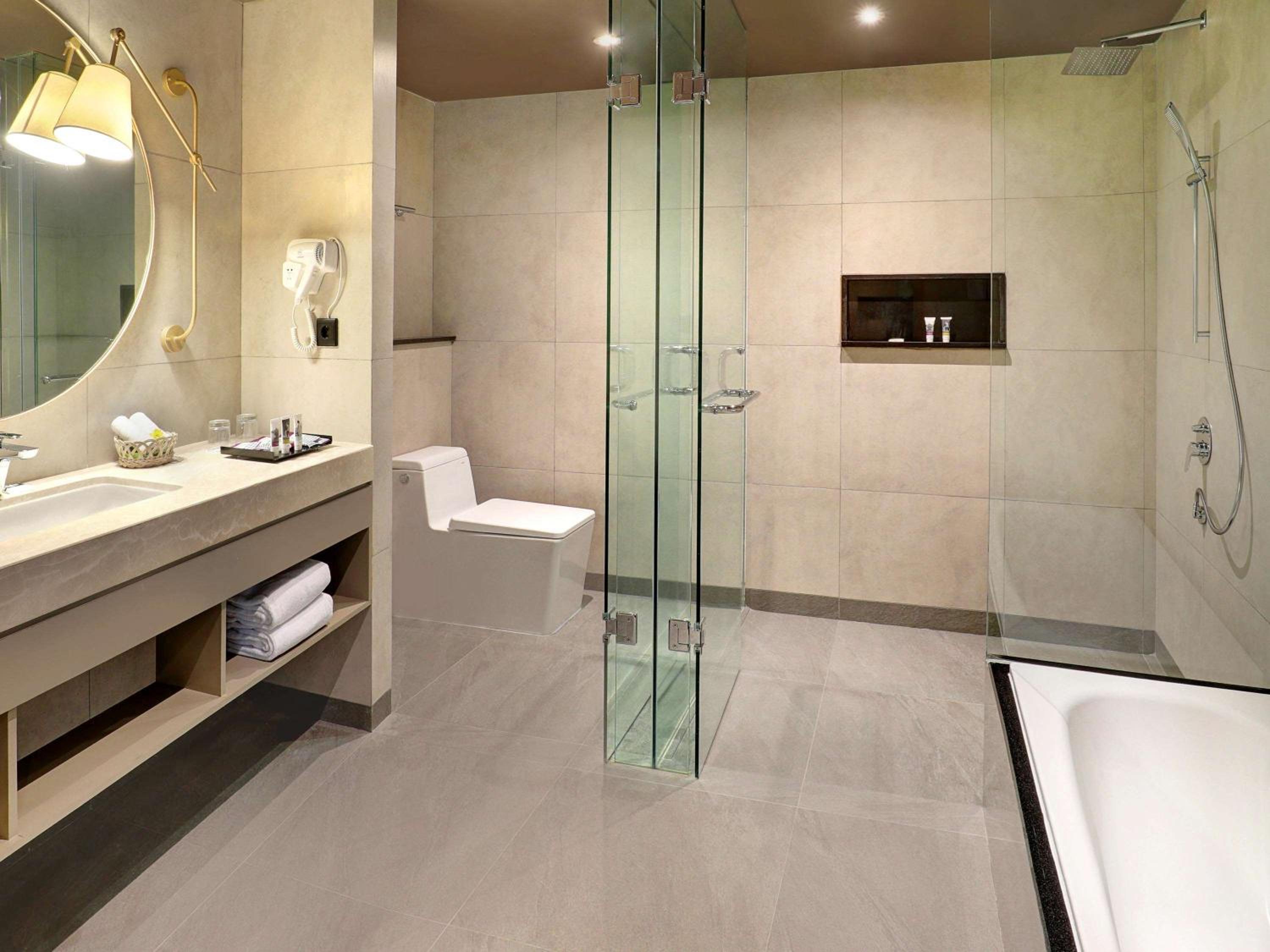 Executive King Suite - Photo 4