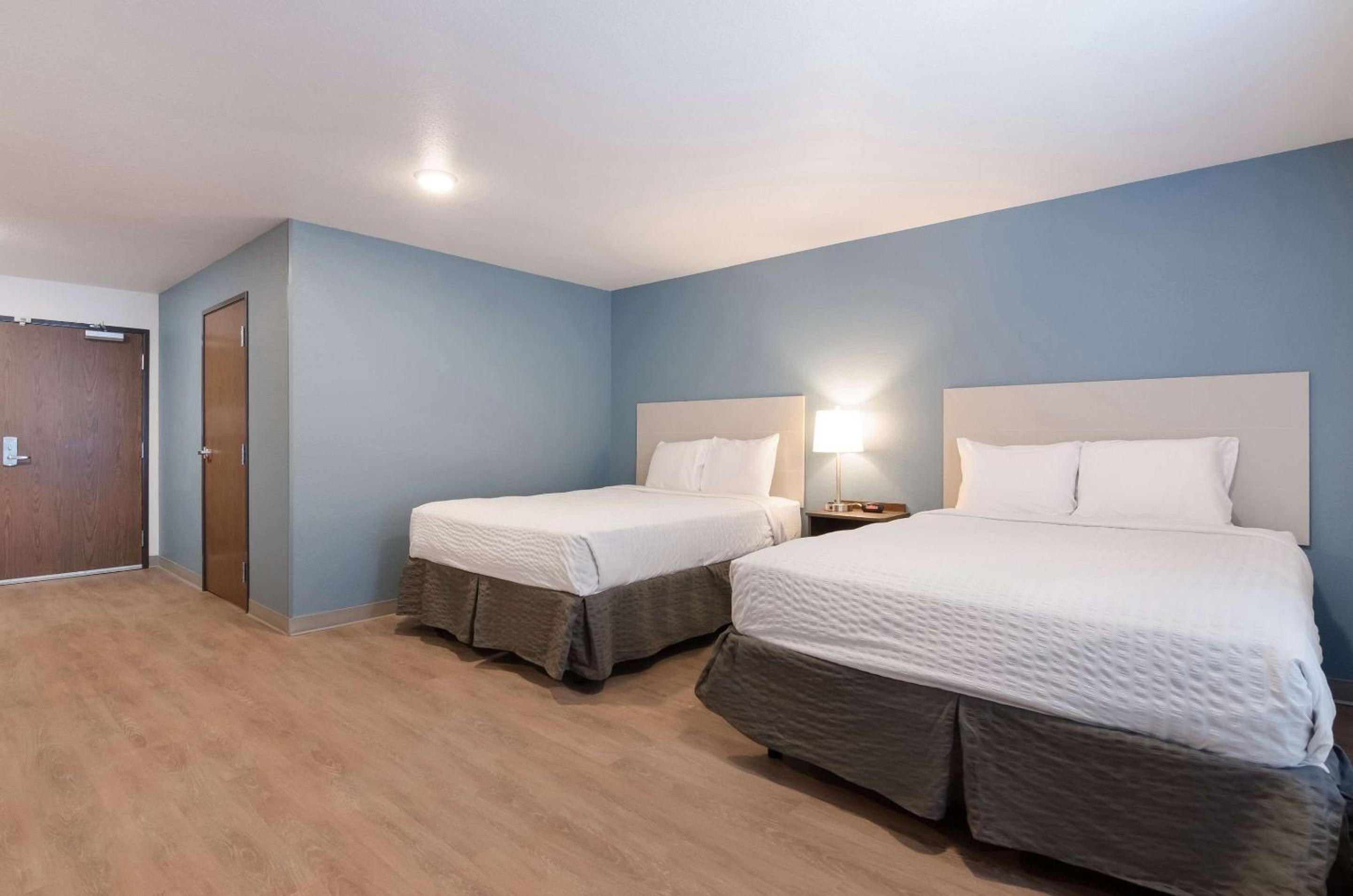 Standard Queen Room with Two Queen Beds - Non Smoking  - Photo 6