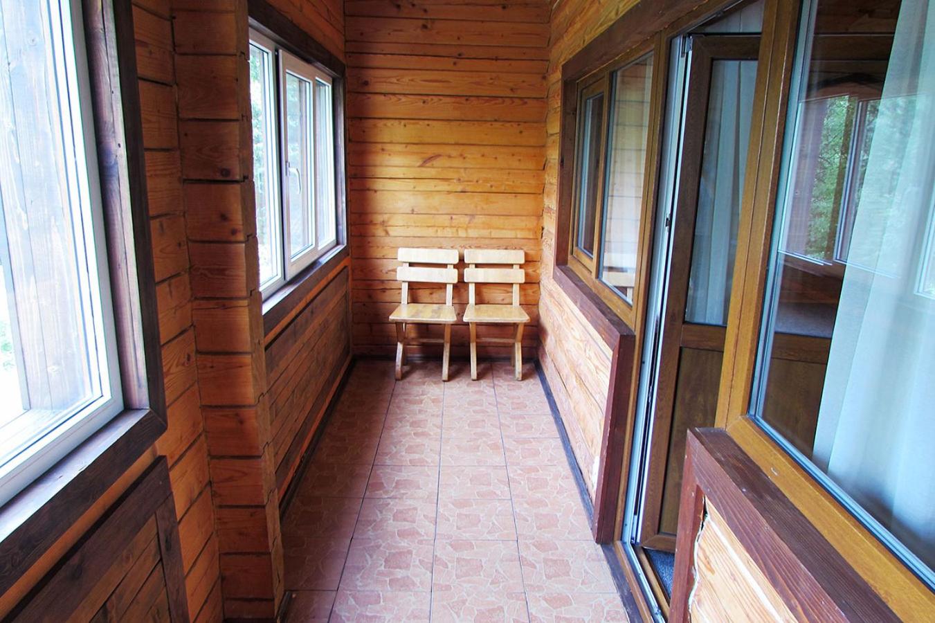 Family Room with Balcony photo 3