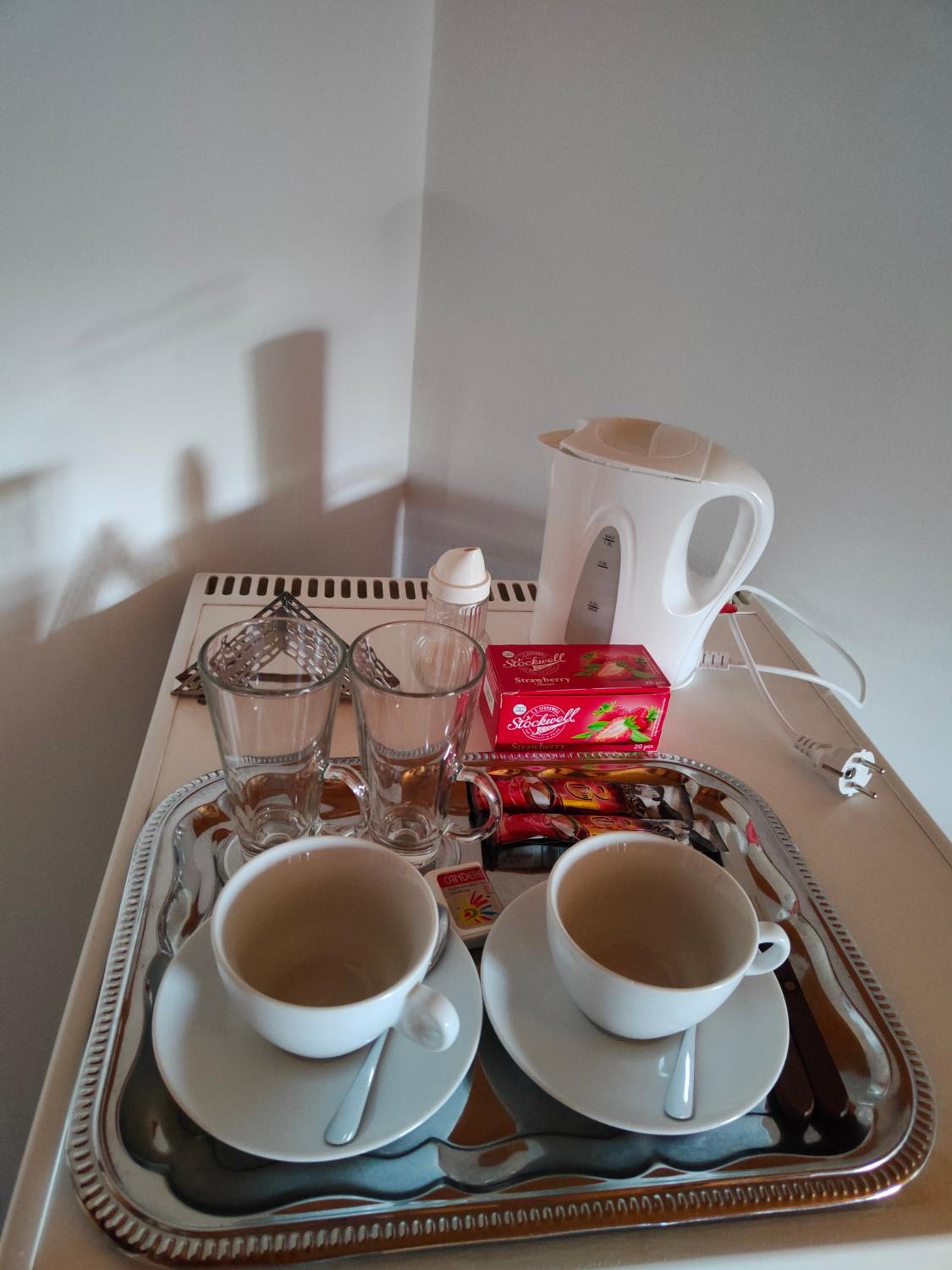 Double Room with Private Bathroom - Photo 13