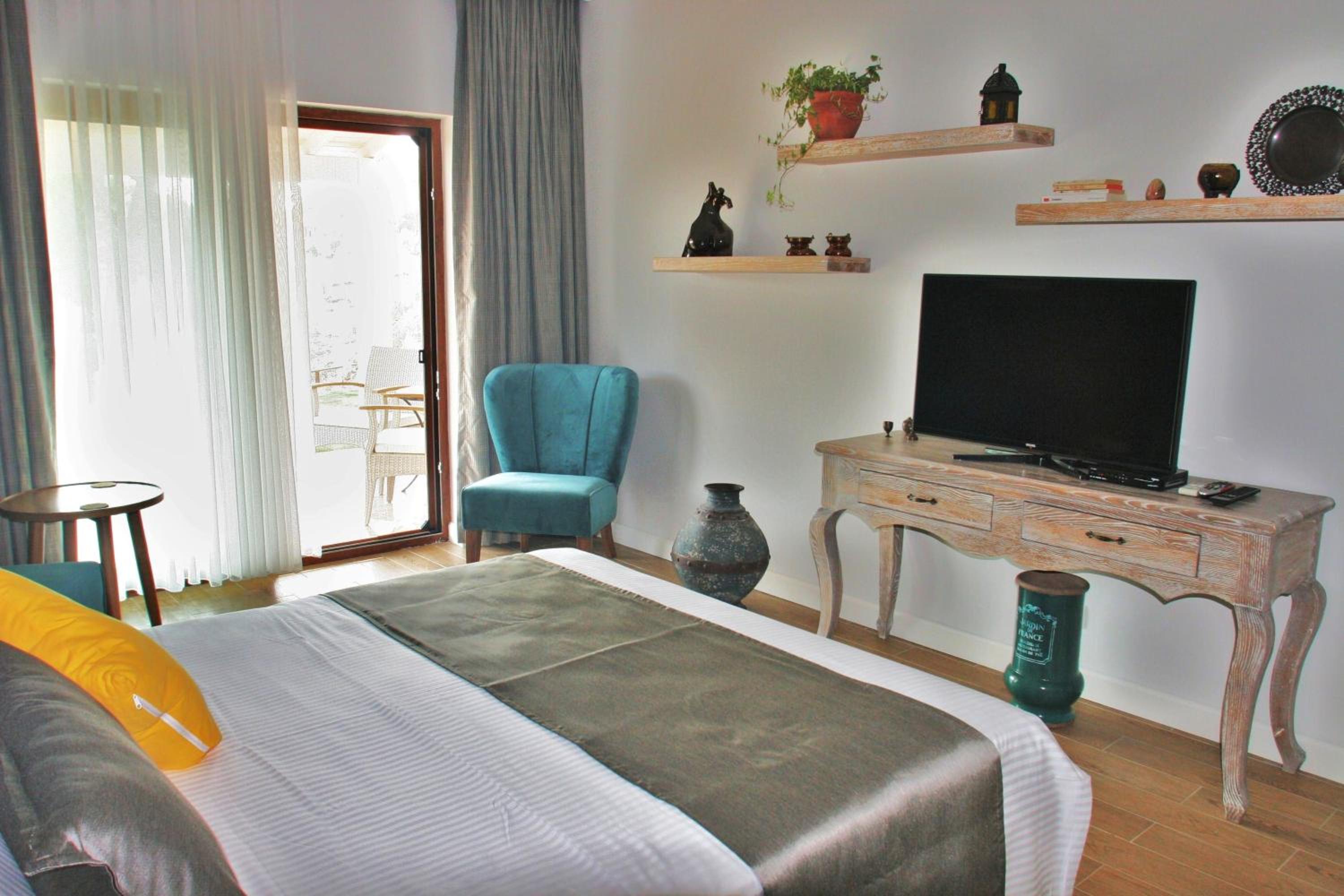 Double Room with Patio photo 3