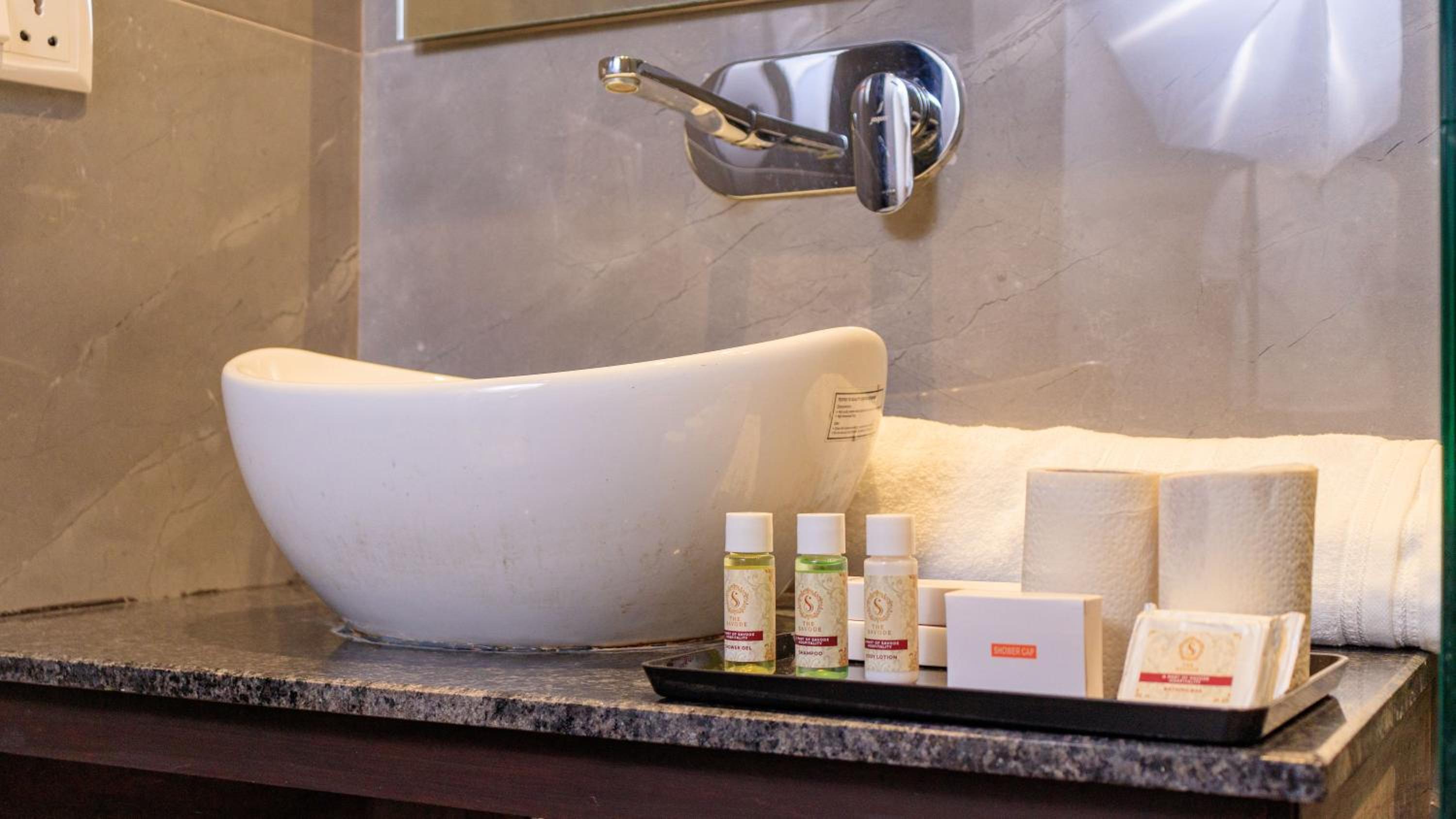 Executive Suite - Photo 7