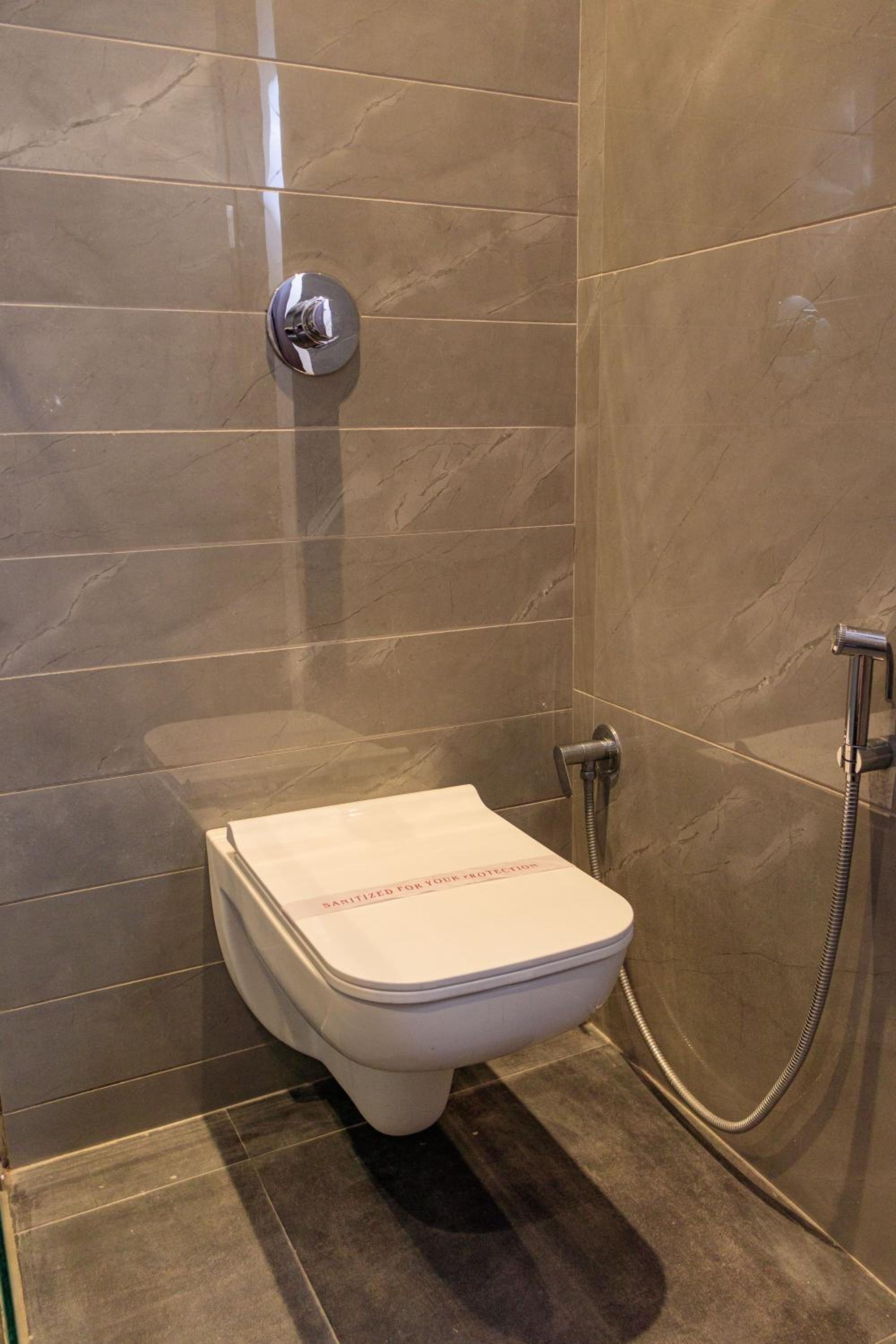 Executive Suite - Photo 3