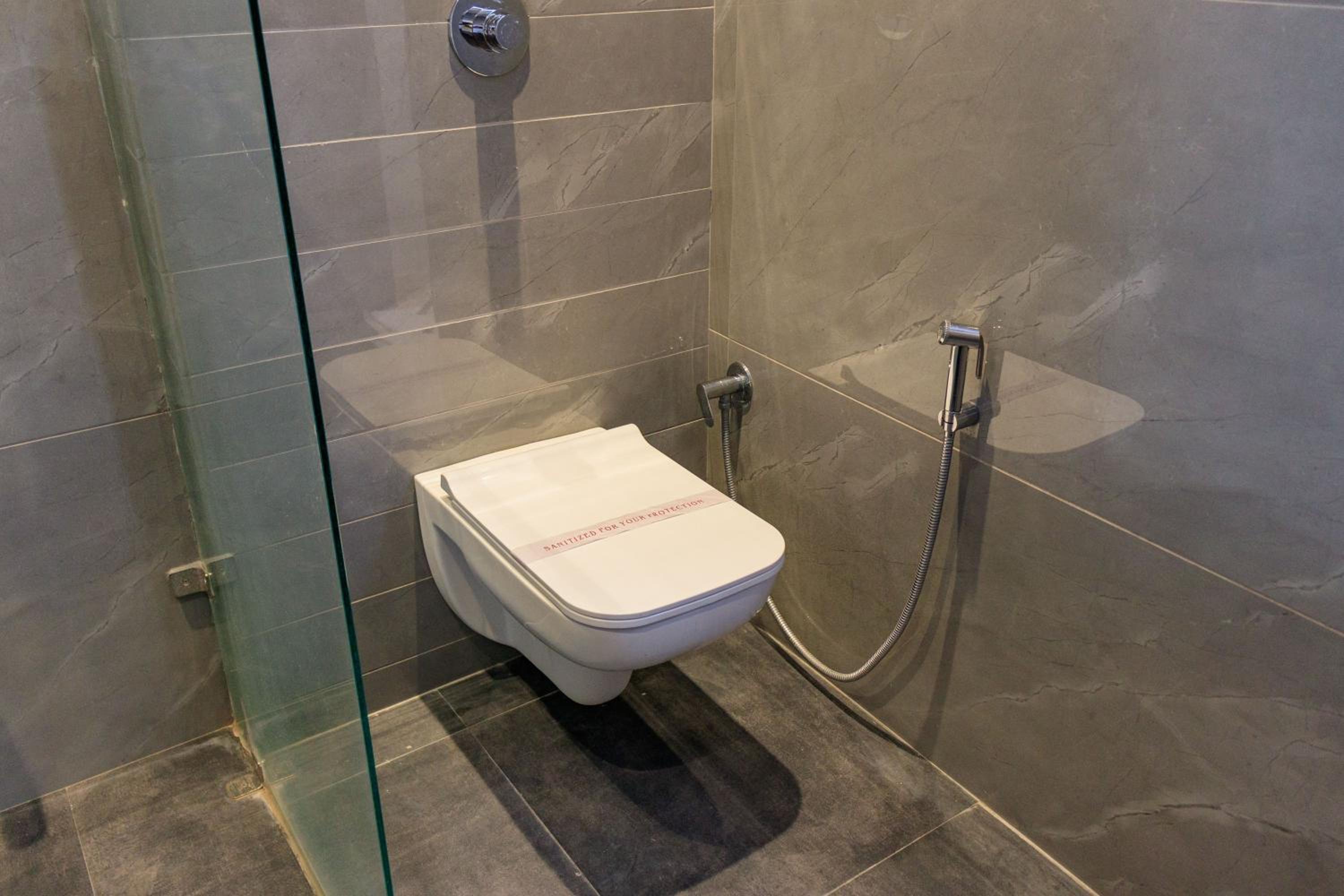 Executive Suite - Photo 4