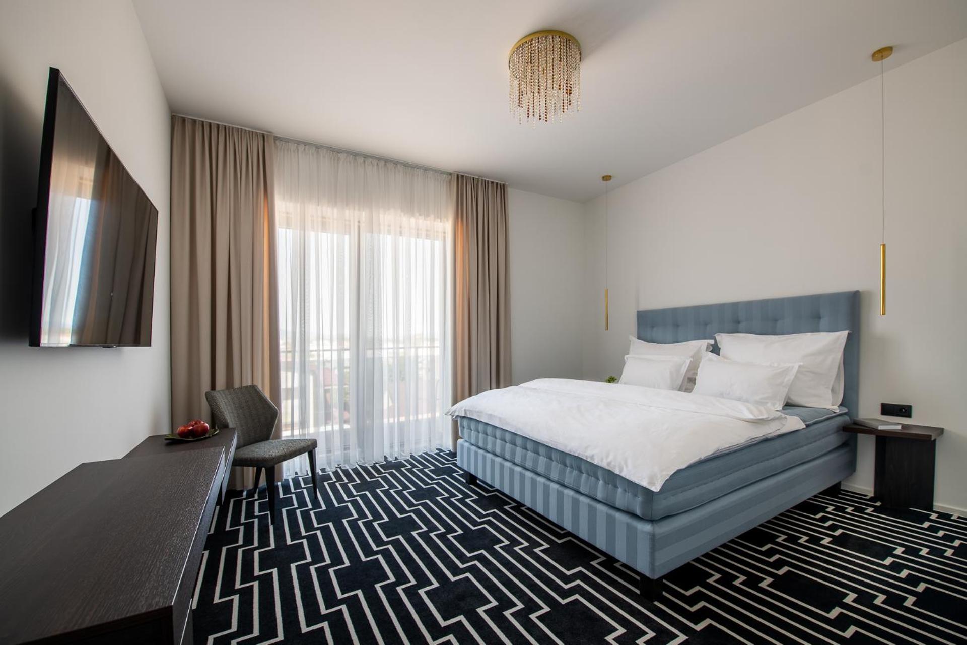 Deluxe Queen Room photo 2