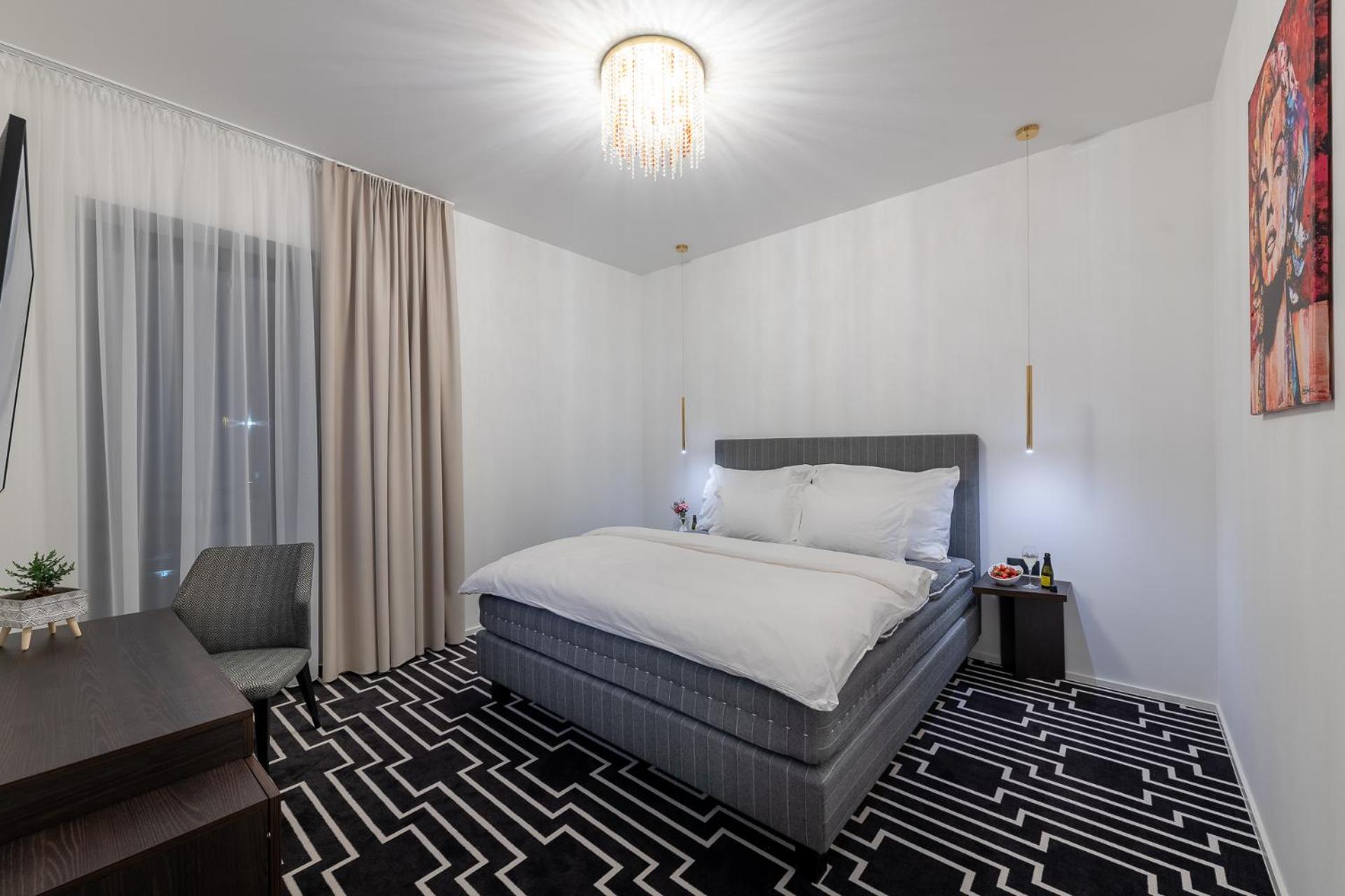 Standard Queen Room photo 3