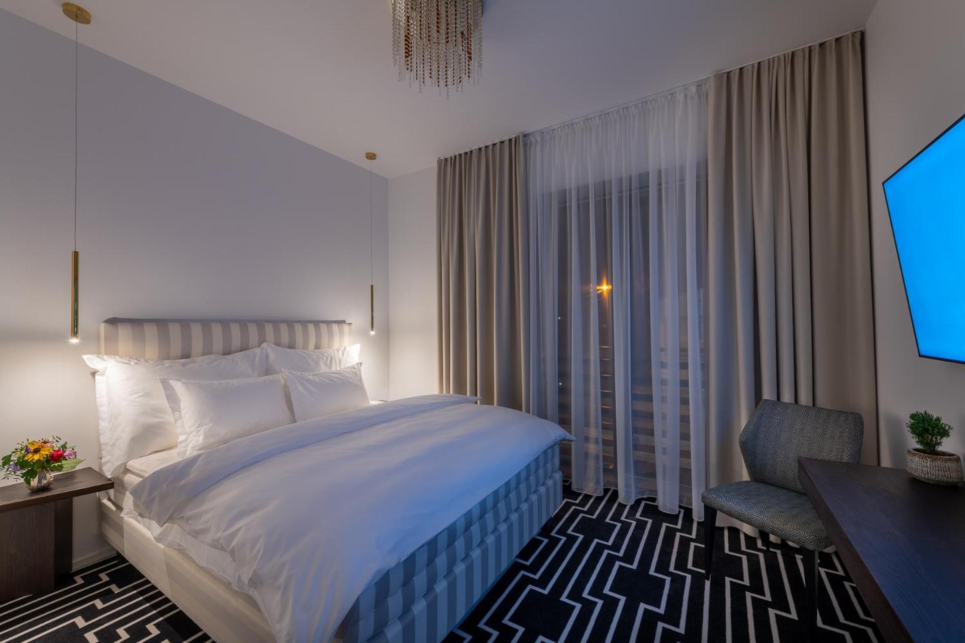 Standard King Room photo 1