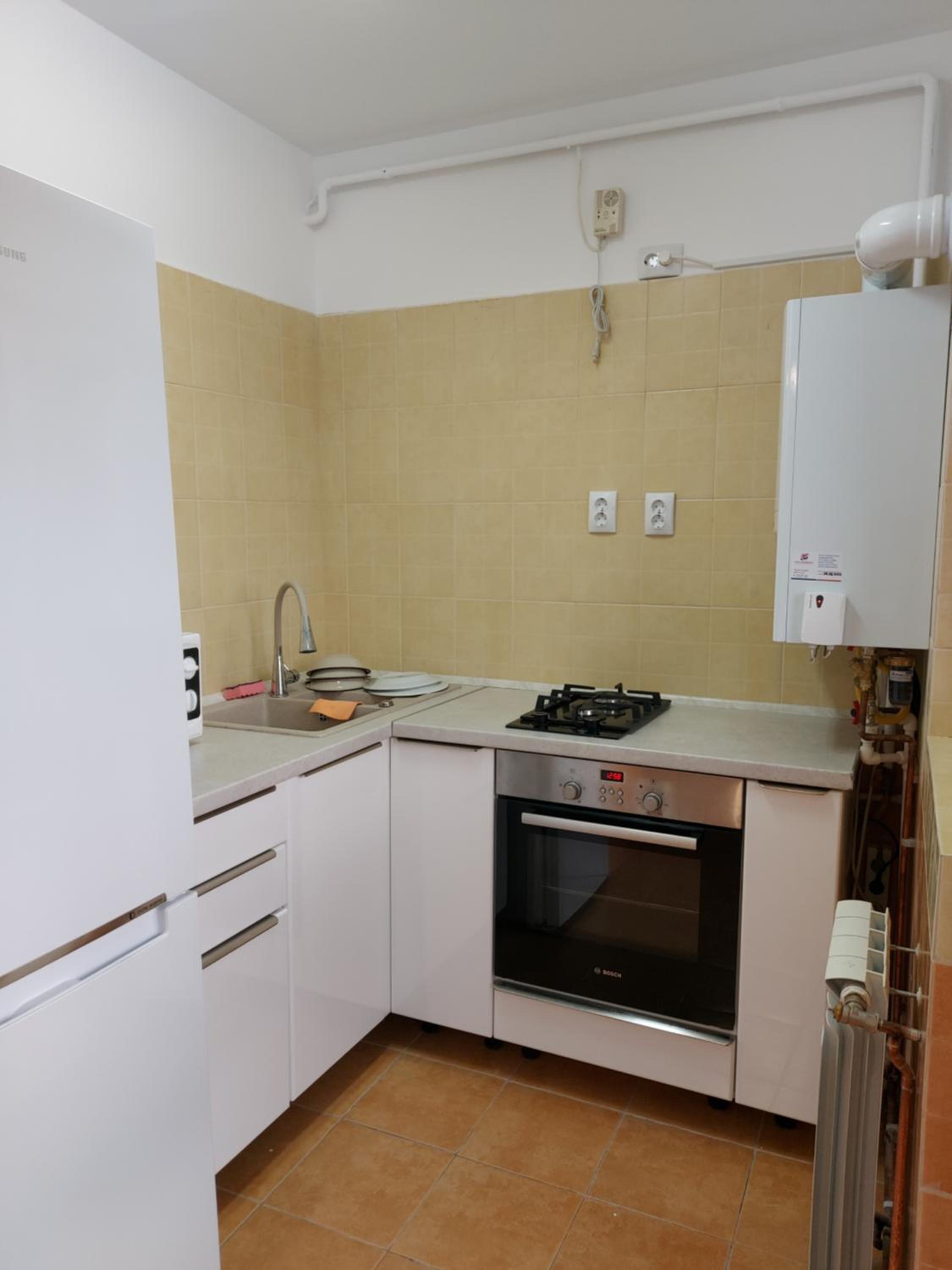One-Bedroom Apartment - Photo 14