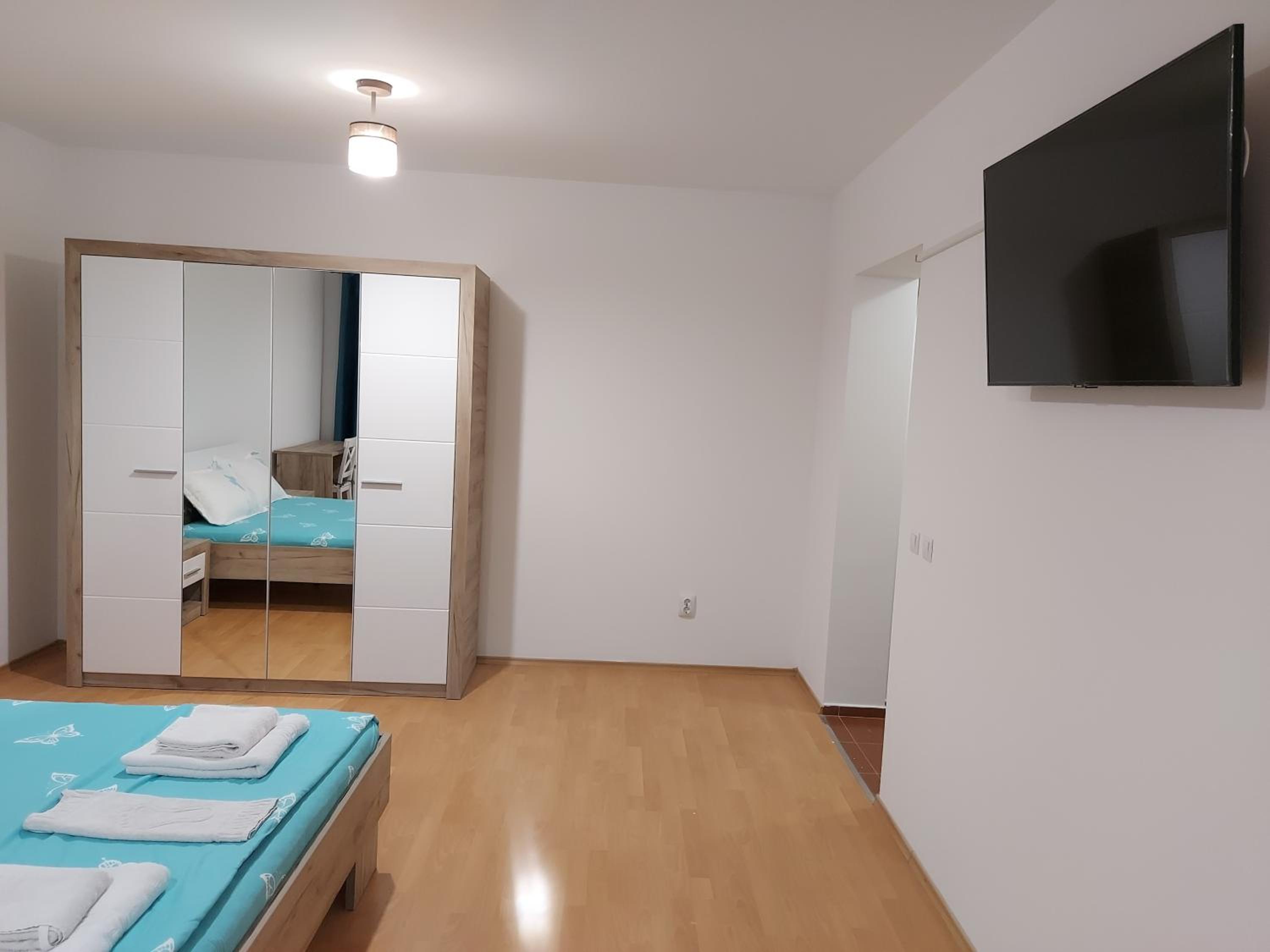 One-Bedroom Apartment - Photo 16