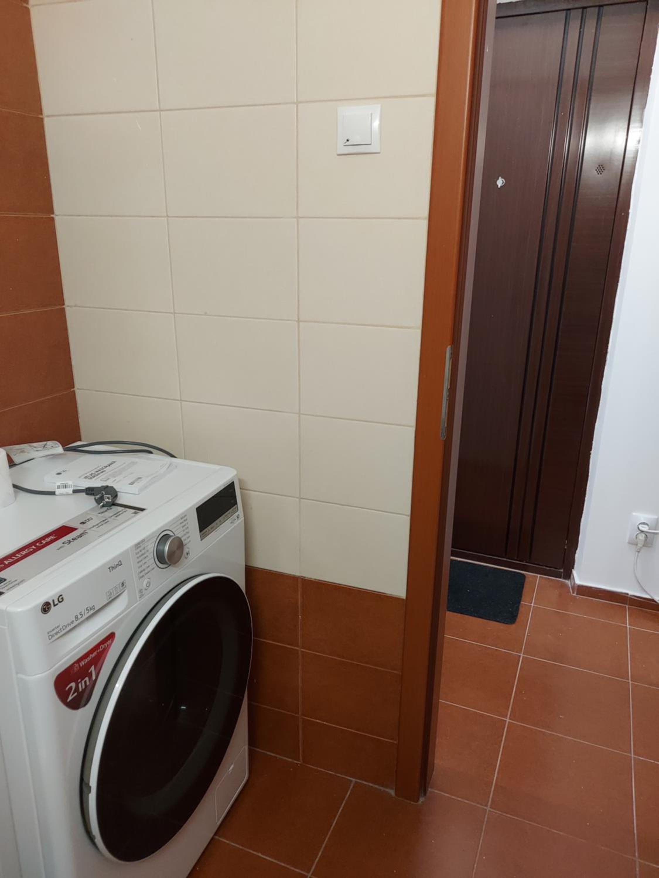 One-Bedroom Apartment - Photo 4