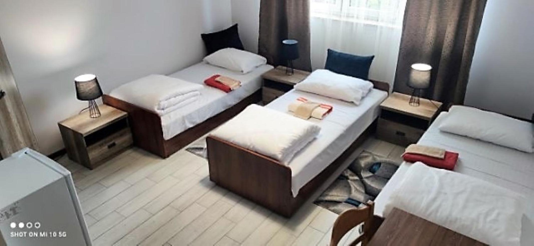 Triple Room with Private Bathroom - Photo 4