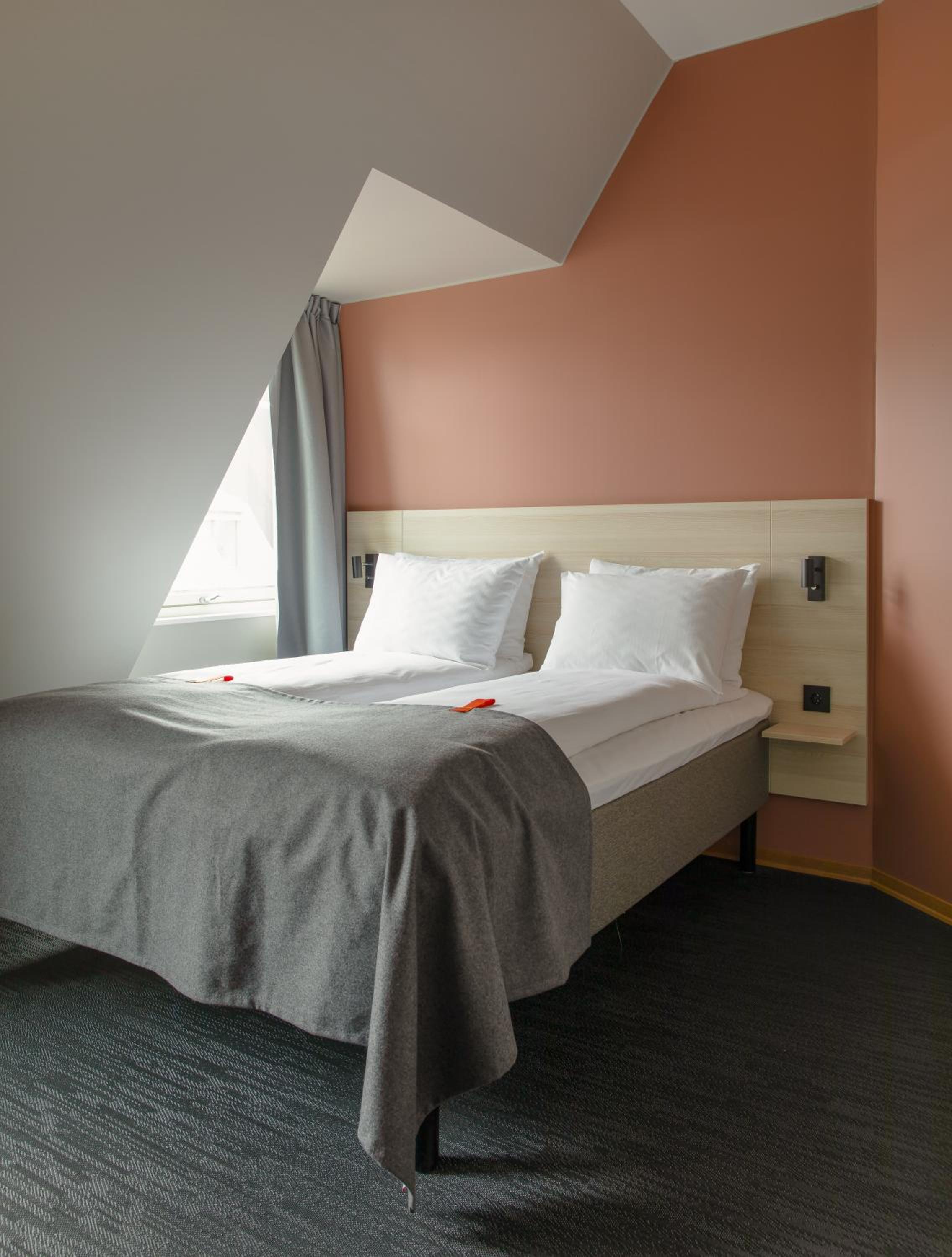 Double Room thumbnail 5