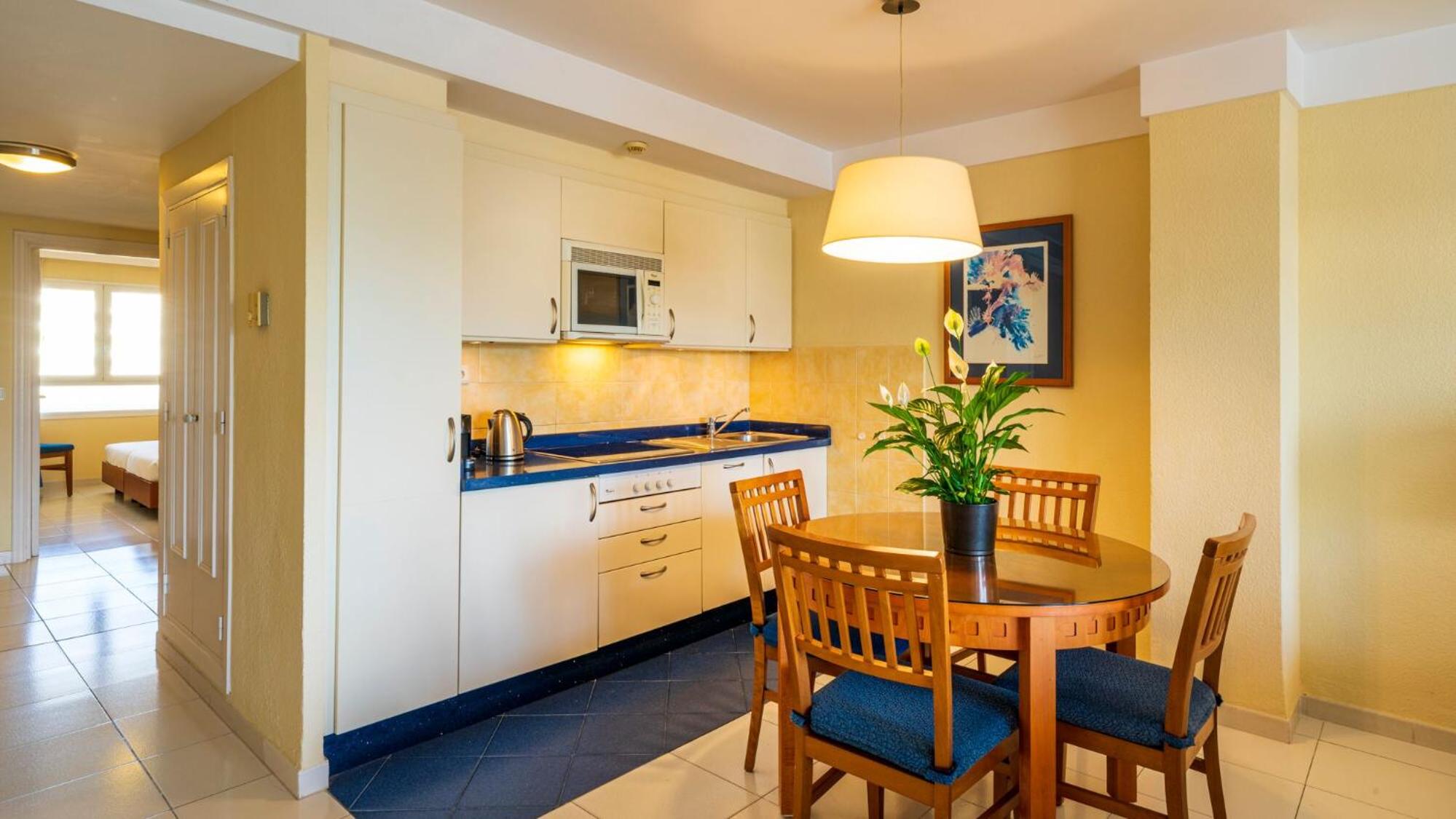 One-Bedroom Apartment thumbnail 6