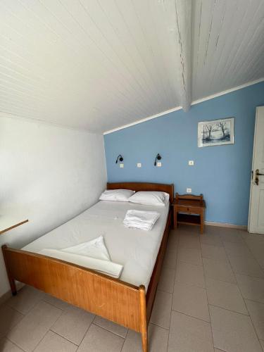 Small Double Room photo 2