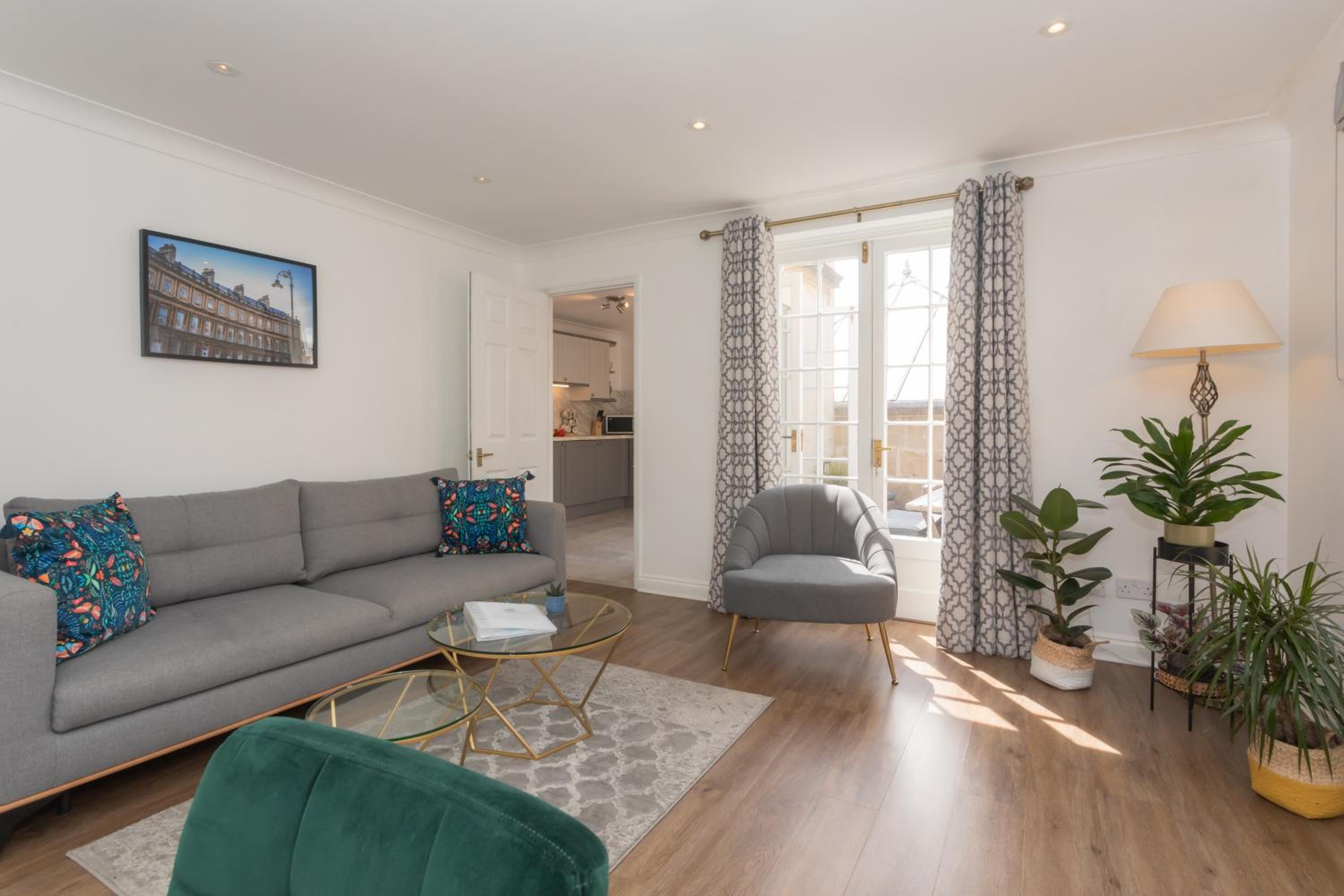 Two-Bedroom Apartment with Balcony photo 1