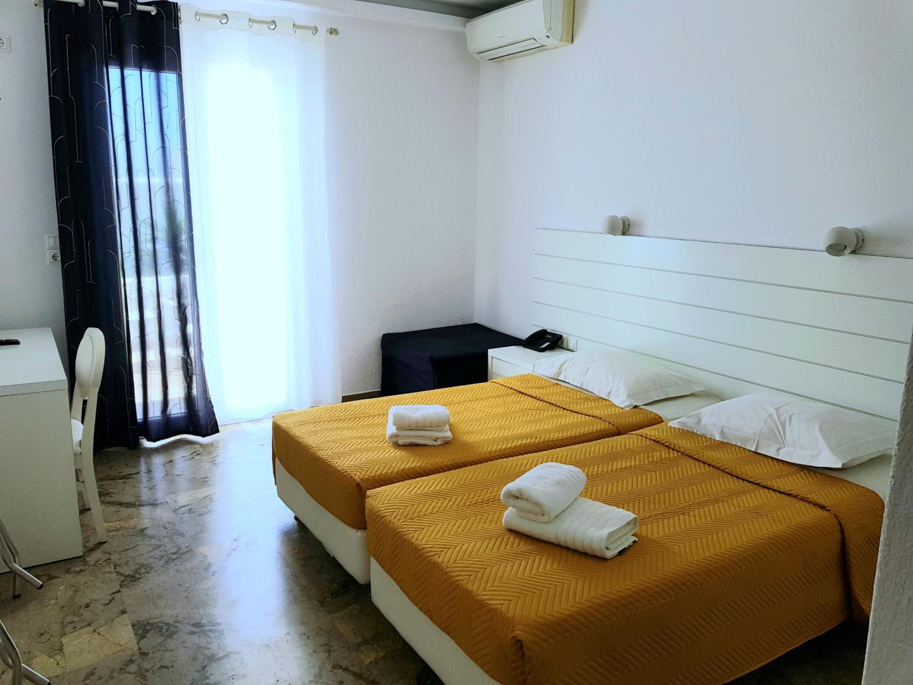 Double Room with Extra Bed photo 1