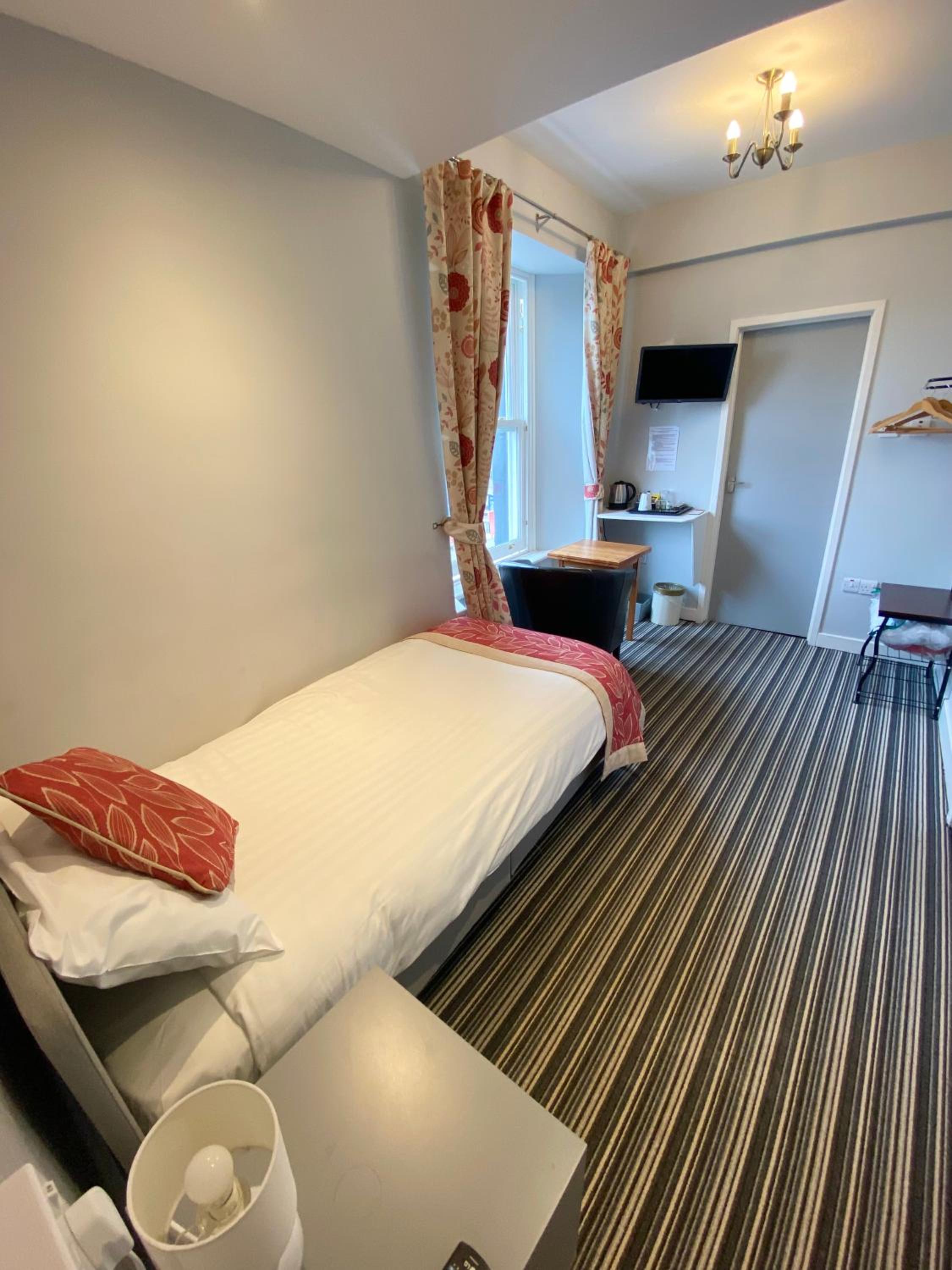 Single Room photo 2