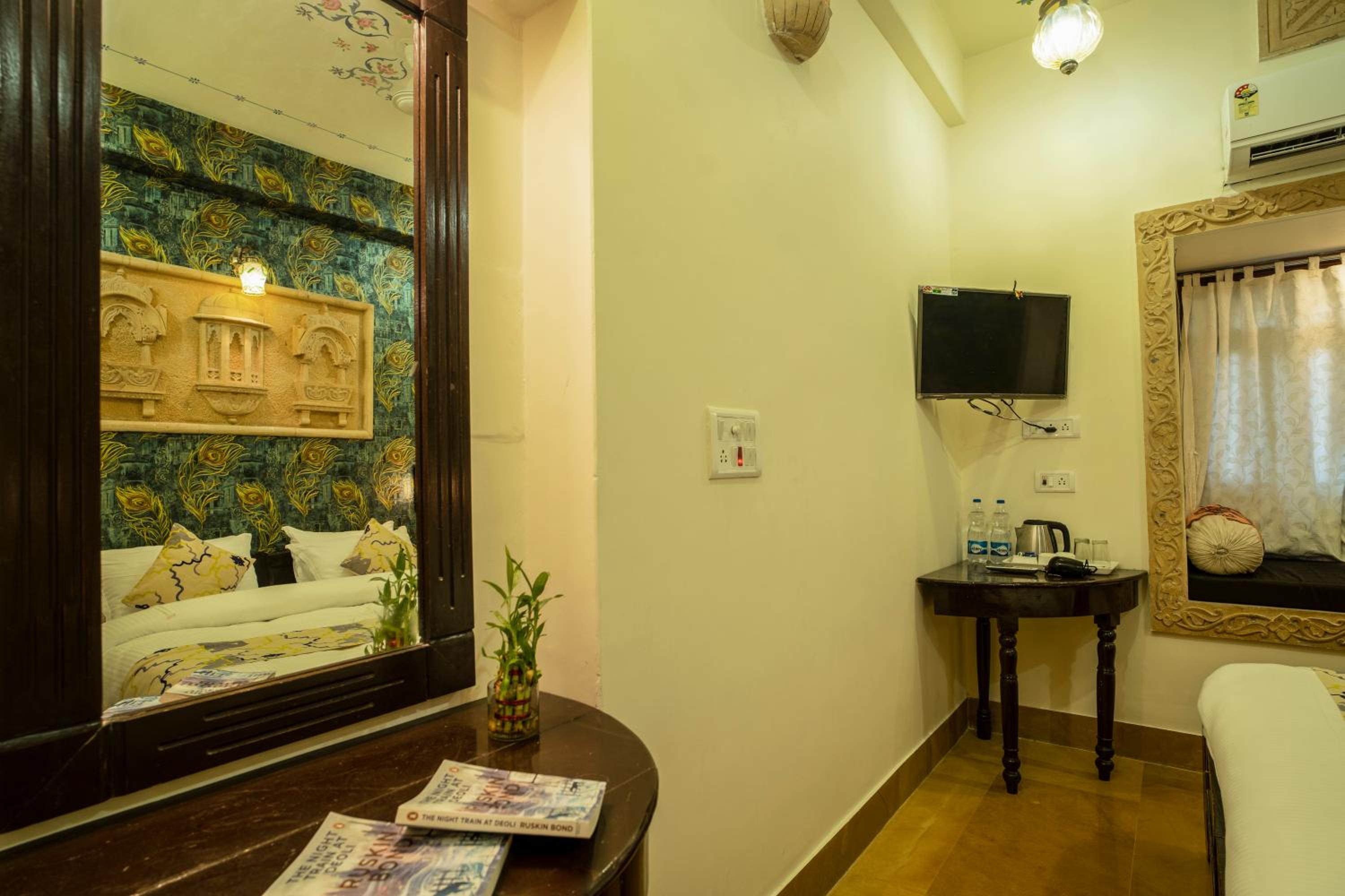 Deluxe Room - Photo 8