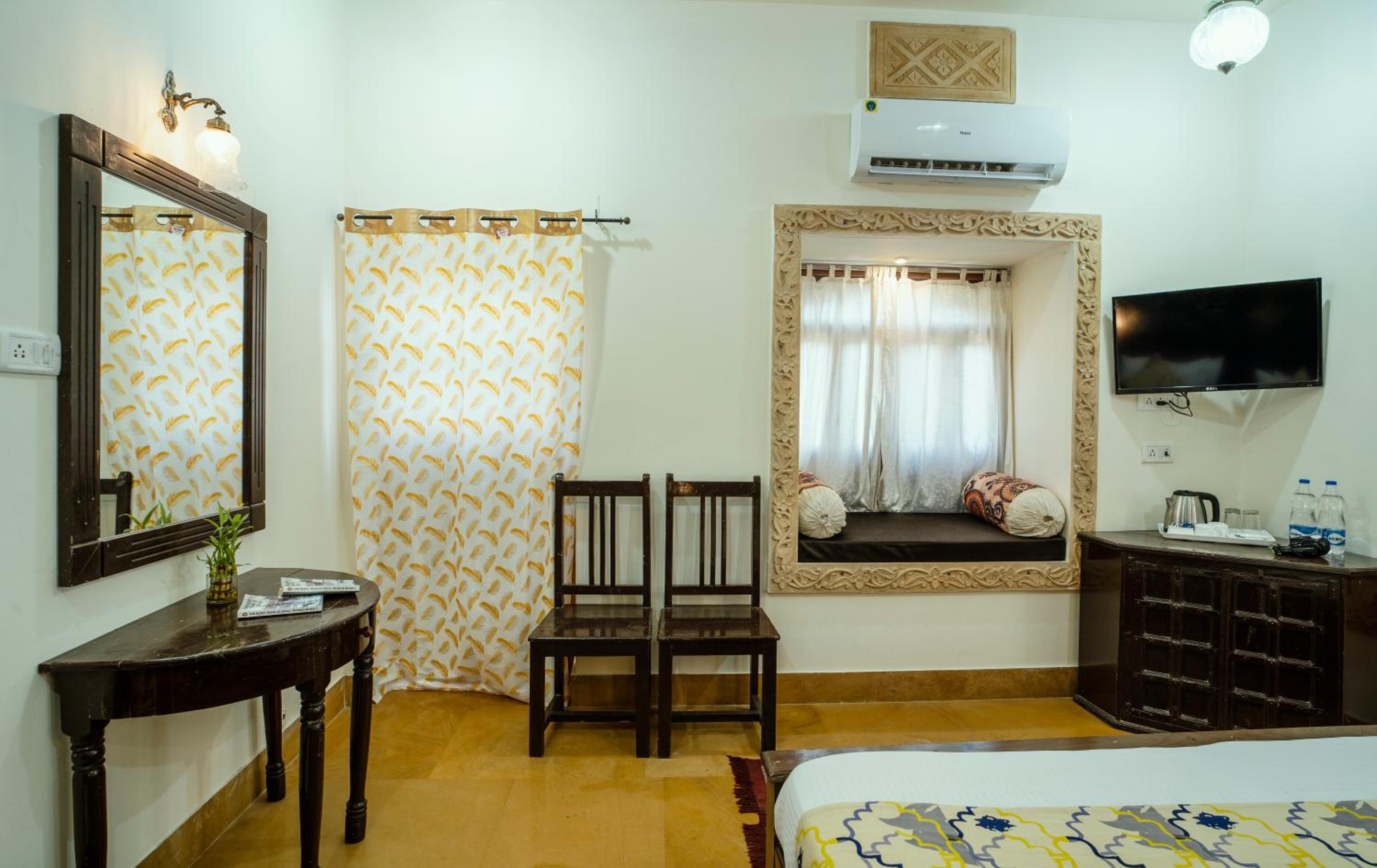 Deluxe Room - Photo 9