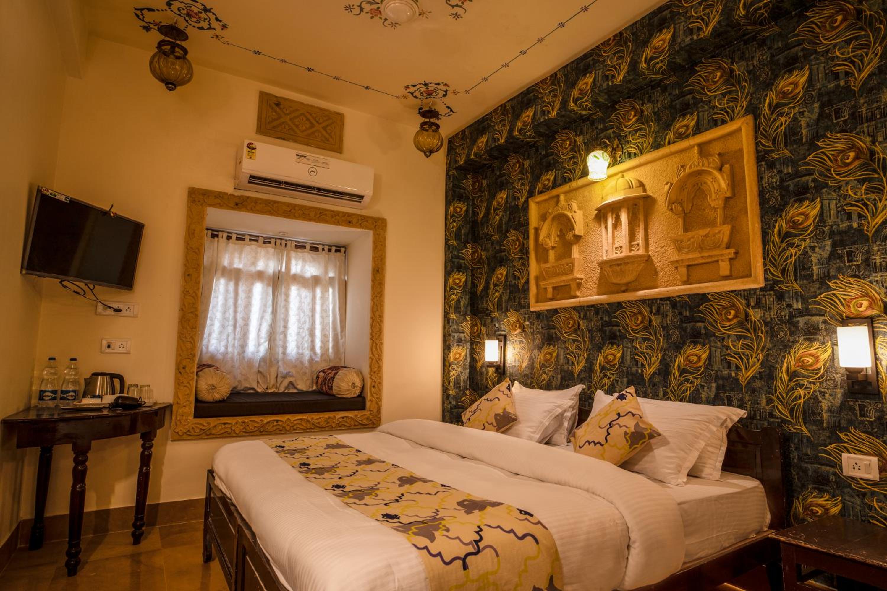 Deluxe Room - Photo 5